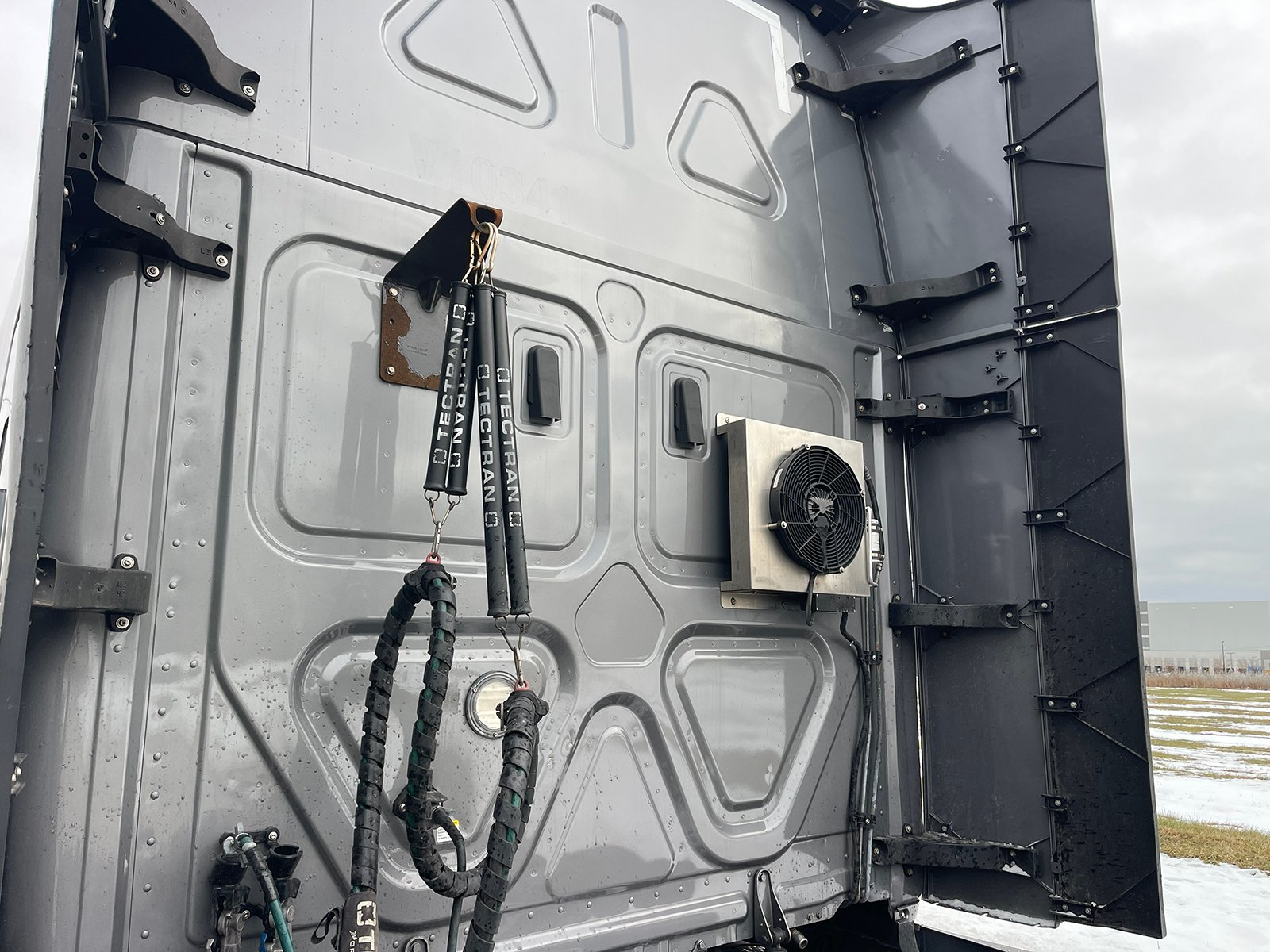 
								2021 Freightliner Cascadia full									