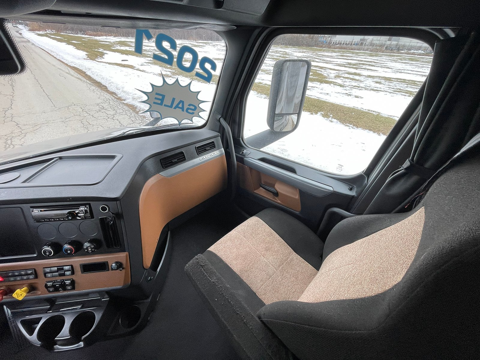 
								2021 Freightliner Cascadia full									