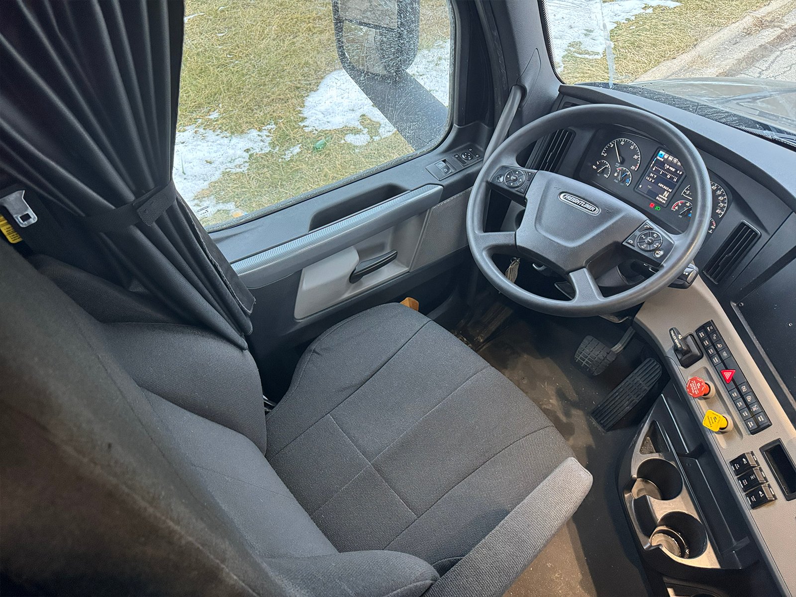 
								Freightliner Cascadia 2022 full									