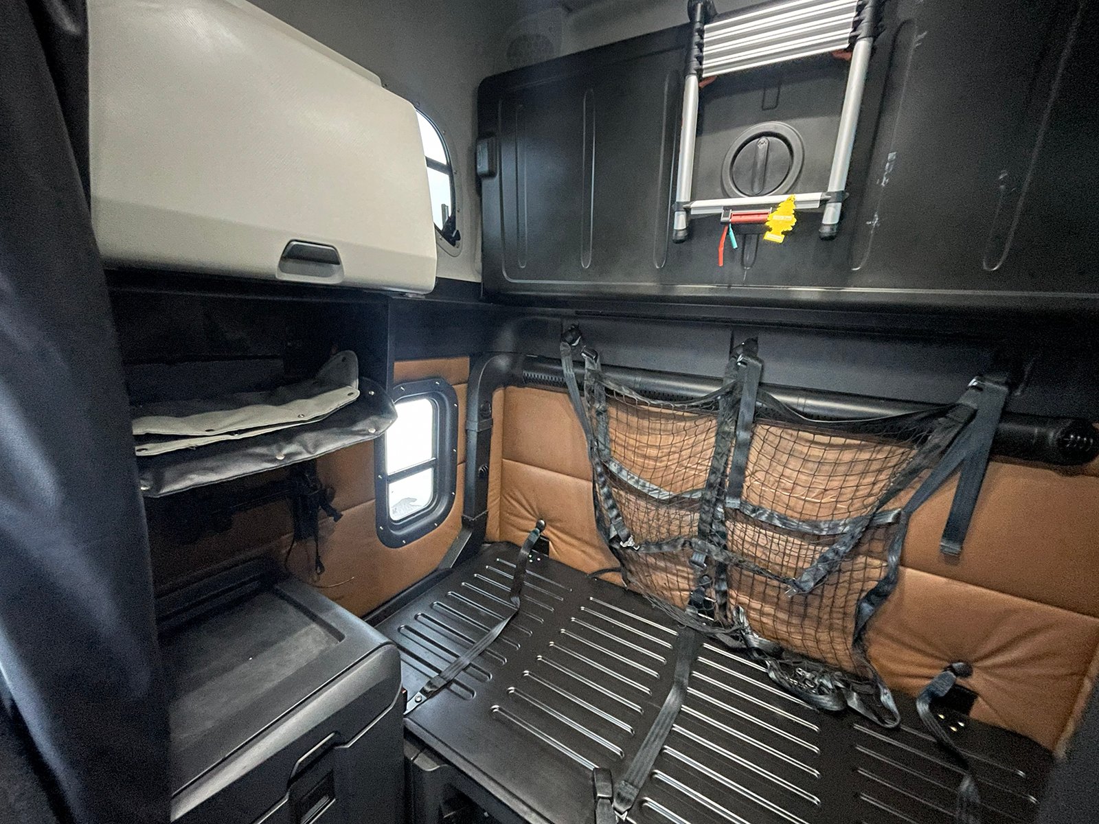 
								Freightliner Cascadia 2022 full									