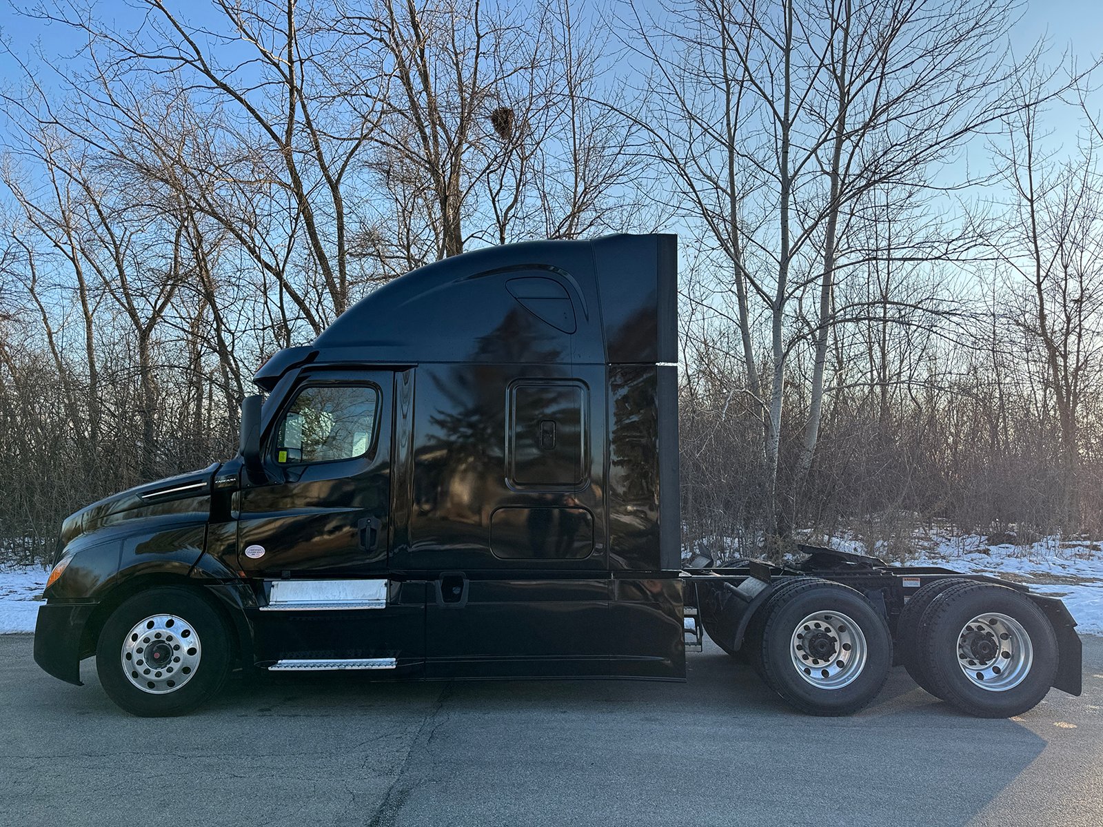 
								Freightliner Cascadia 2022 full									