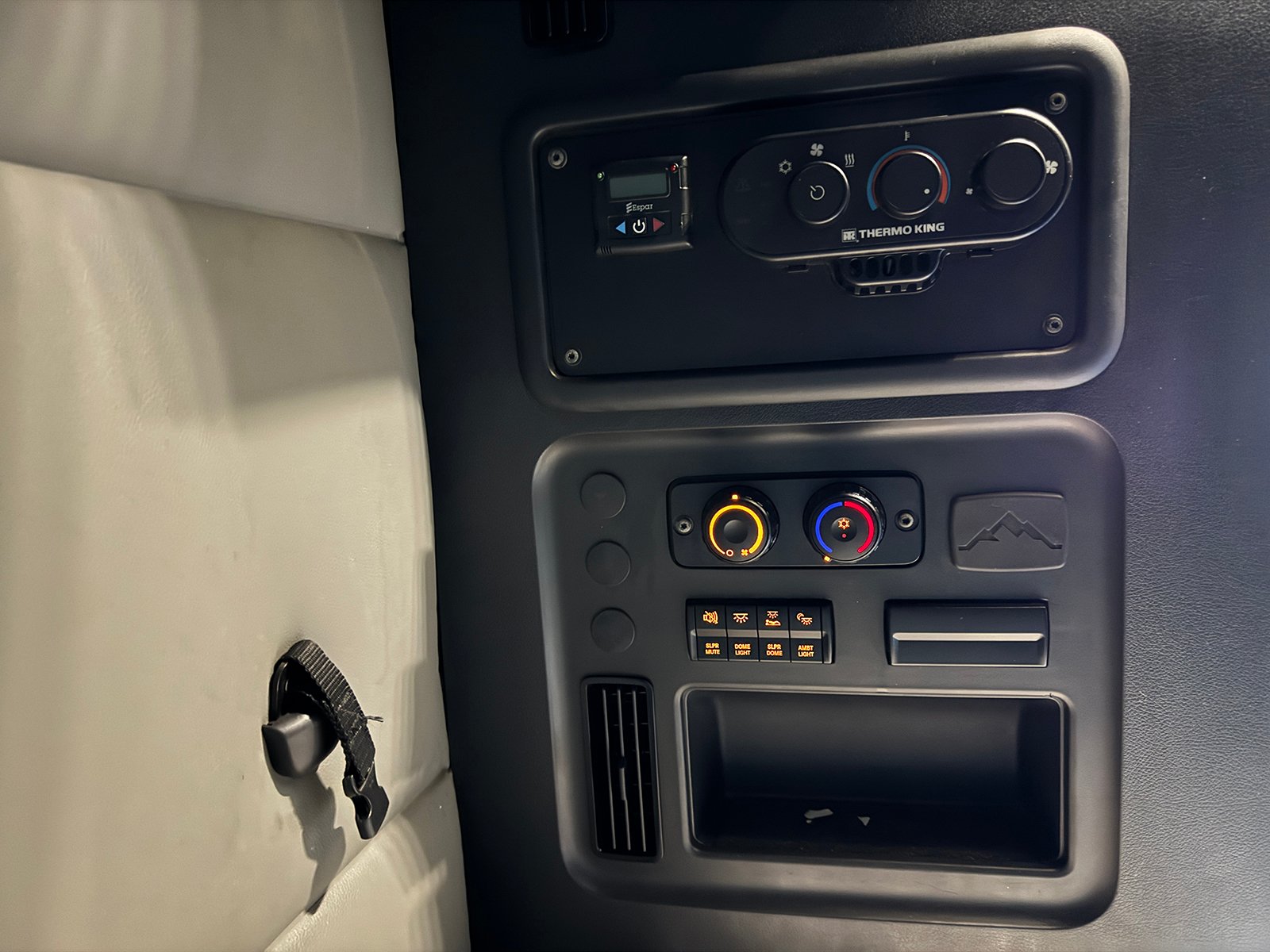 
								Freightliner Cascadia 2022 full									