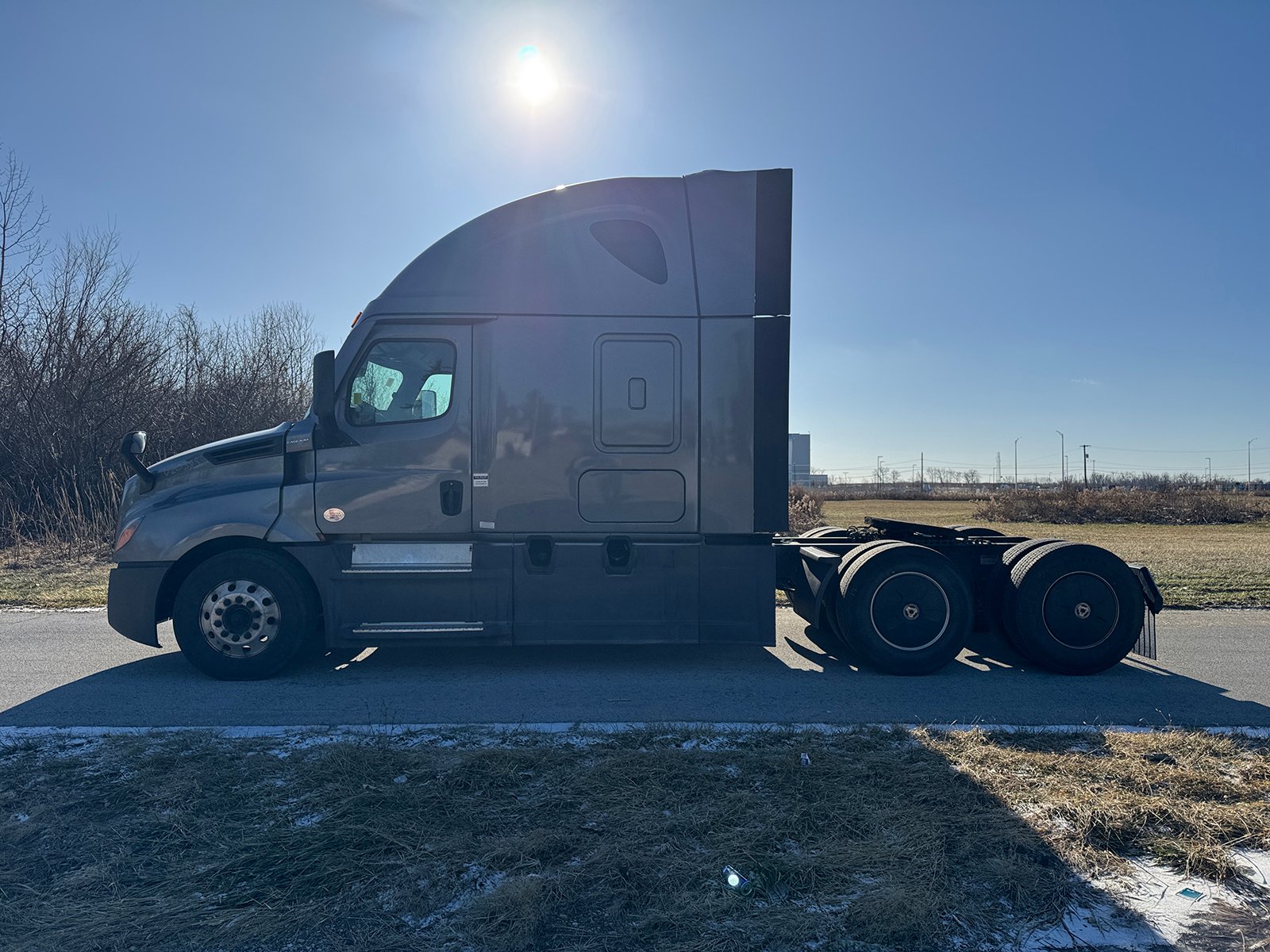 
								Freightliner Cascadia 2022 full									