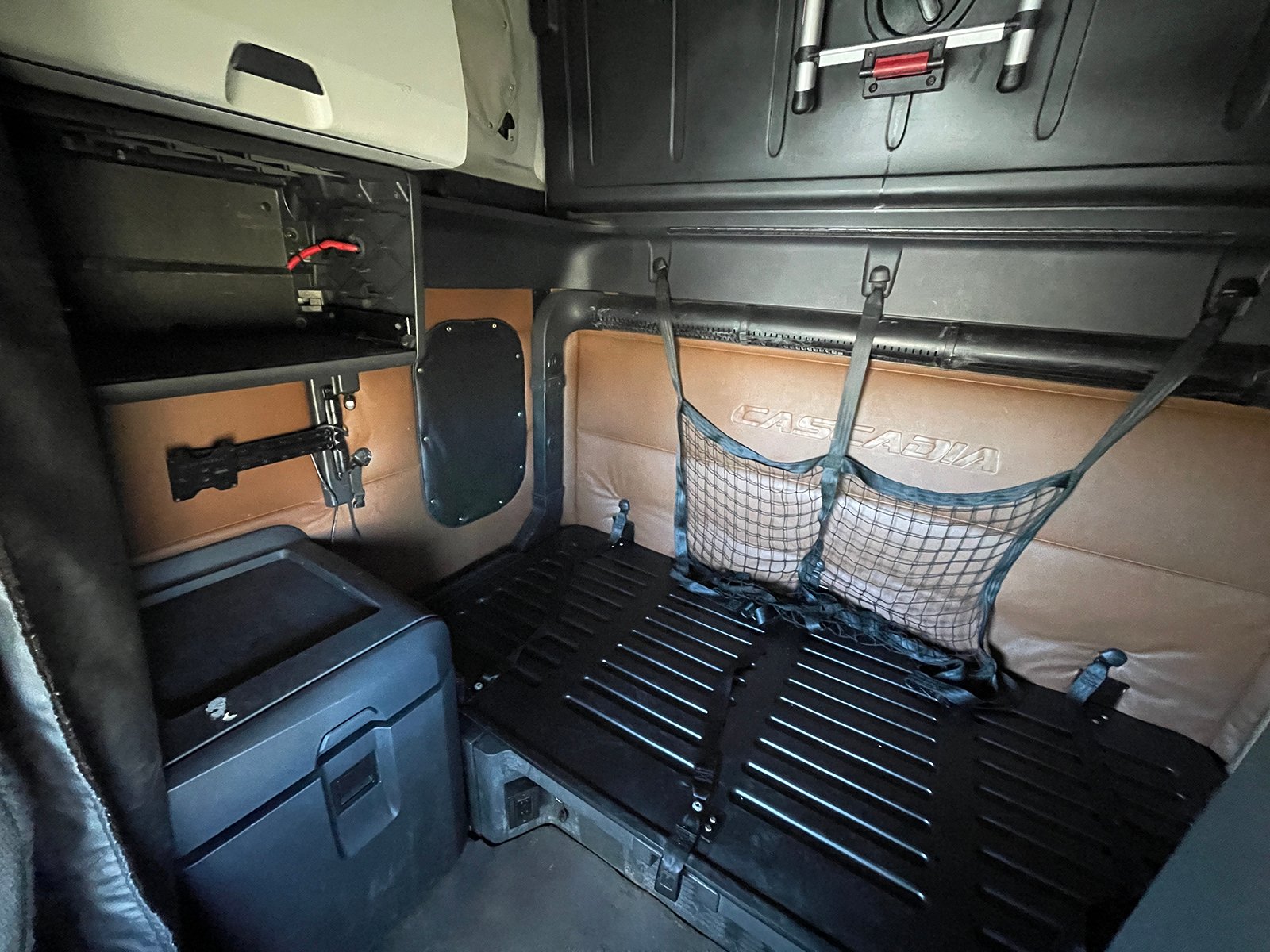 
								Freightliner Cascadia 2022 full									