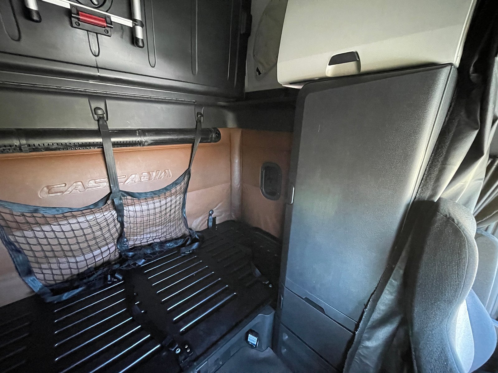 
								Freightliner Cascadia 2022 full									