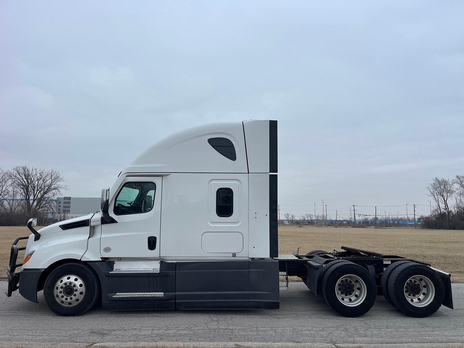 
								Freightliner Cascadia 2022 full									