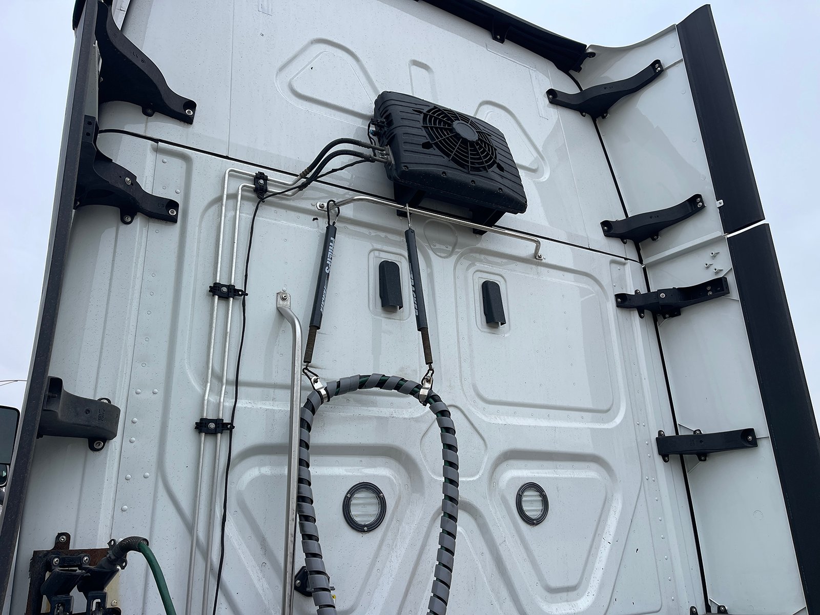 
								Freightliner Cascadia 2022 full									