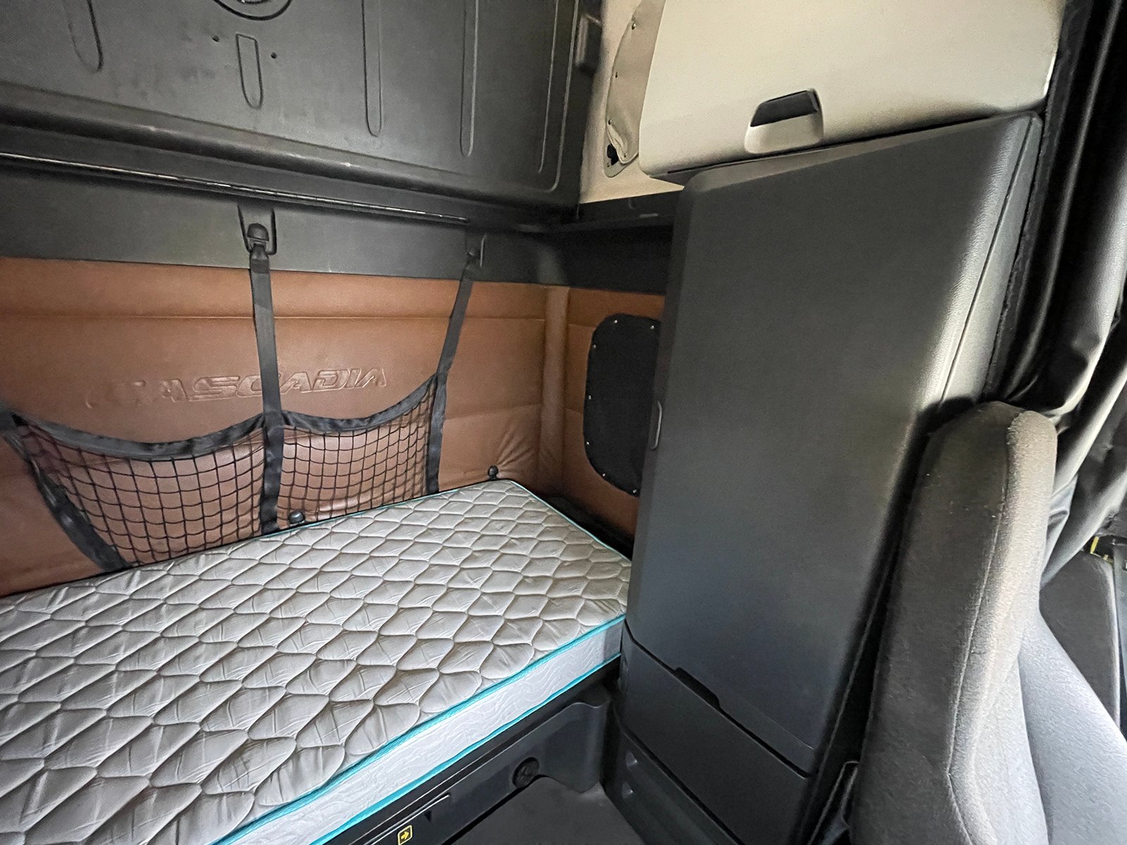 
								Freightliner Cascadia 2022 full									