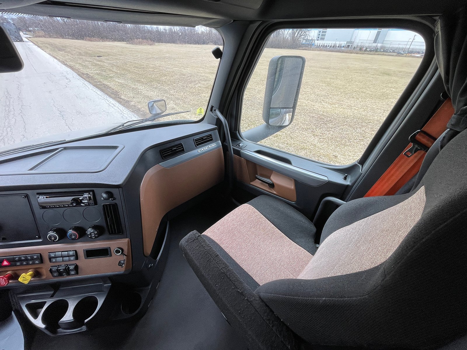 
								Freightliner Cascadia 2022 full									