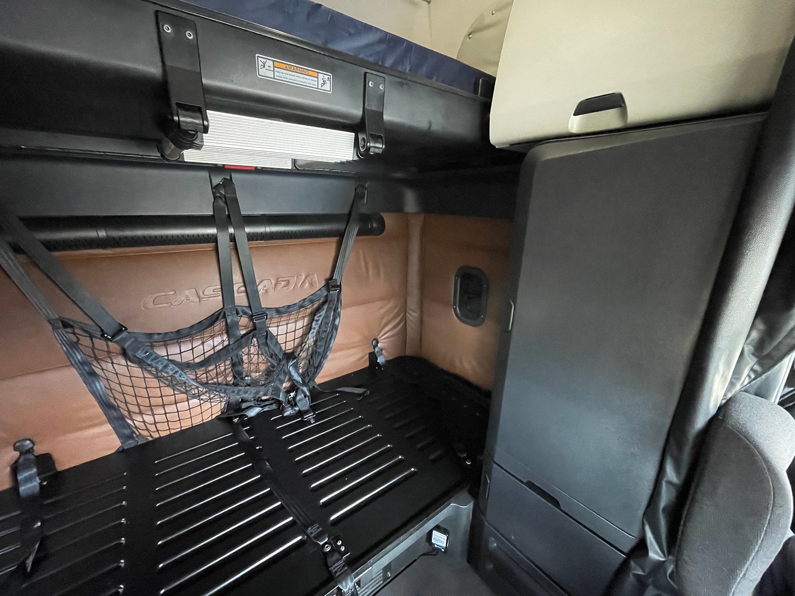 
								Freightliner Cascadia 2022 full									