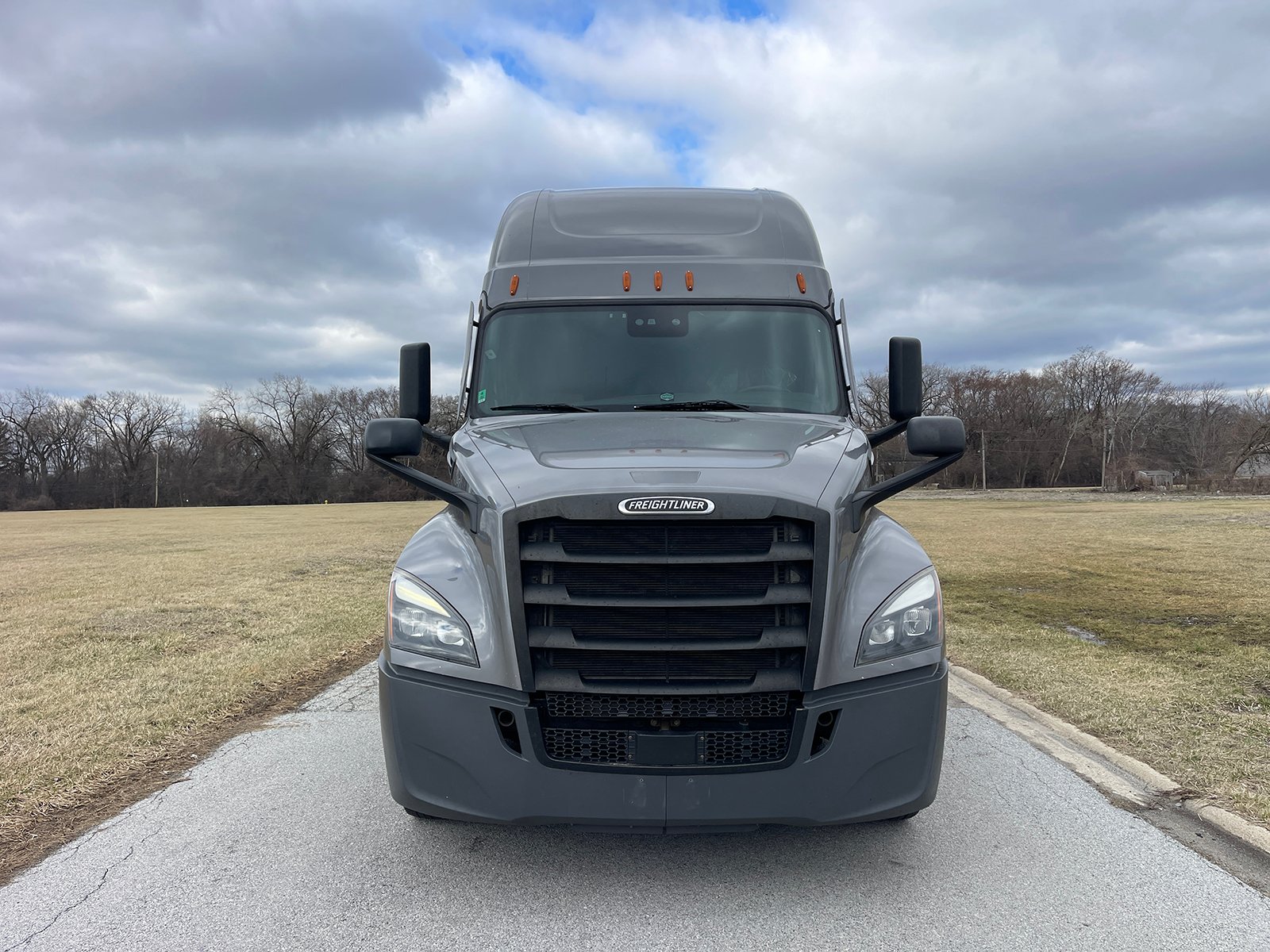 
								Freightliner Cascadia 2022 full									