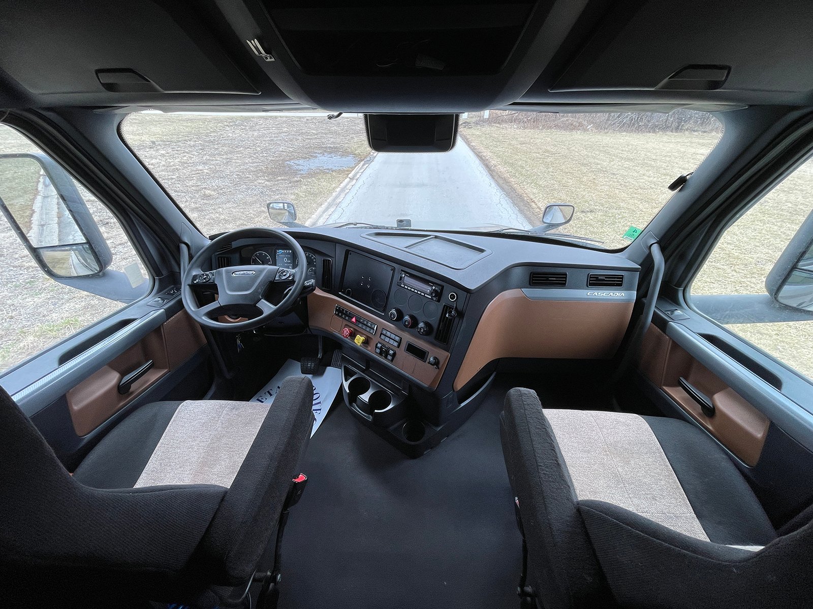 
								Freightliner Cascadia 2022 full									