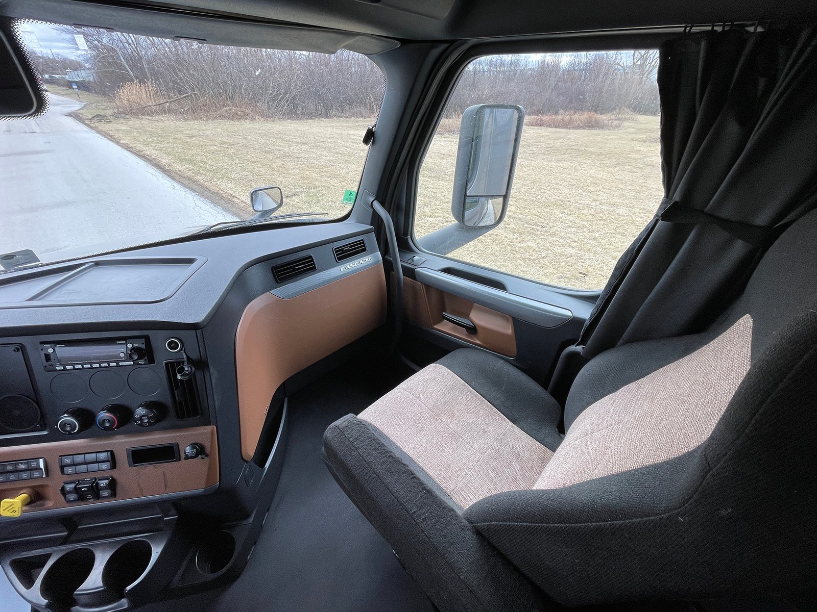 
								Freightliner Cascadia 2022 full									