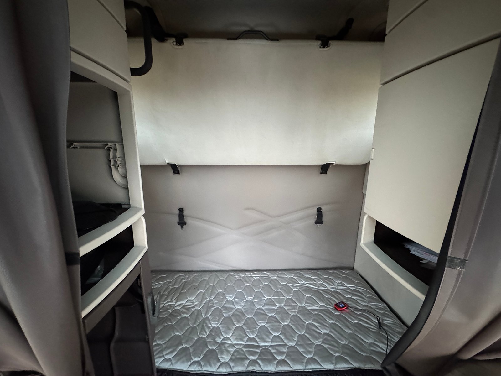 
								VOLVO VNL670 2018 full									