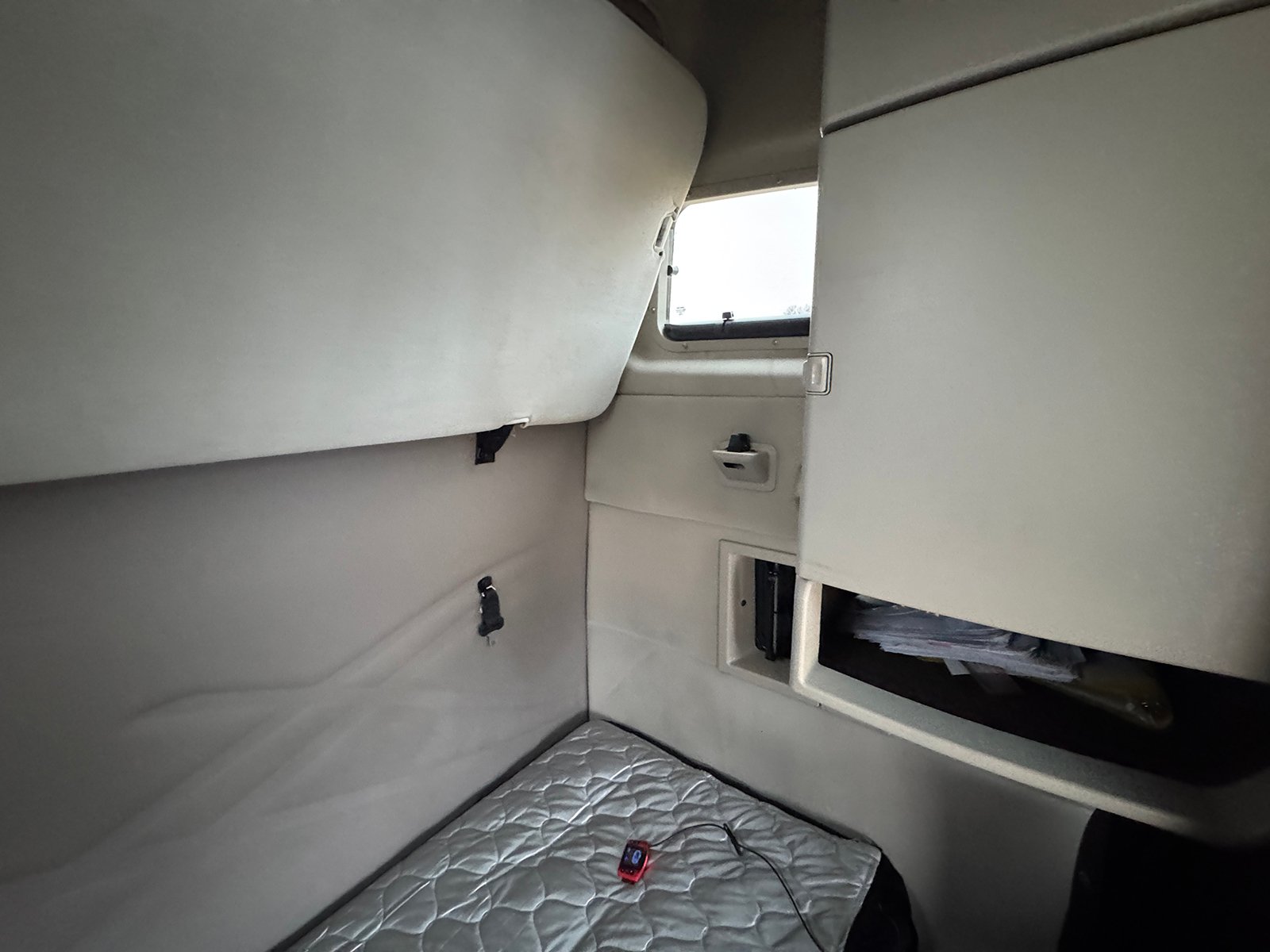 
								VOLVO VNL670 2018 full									