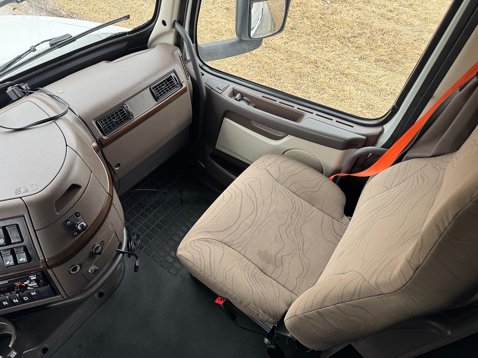 
								VOLVO VNL670 2018 full									