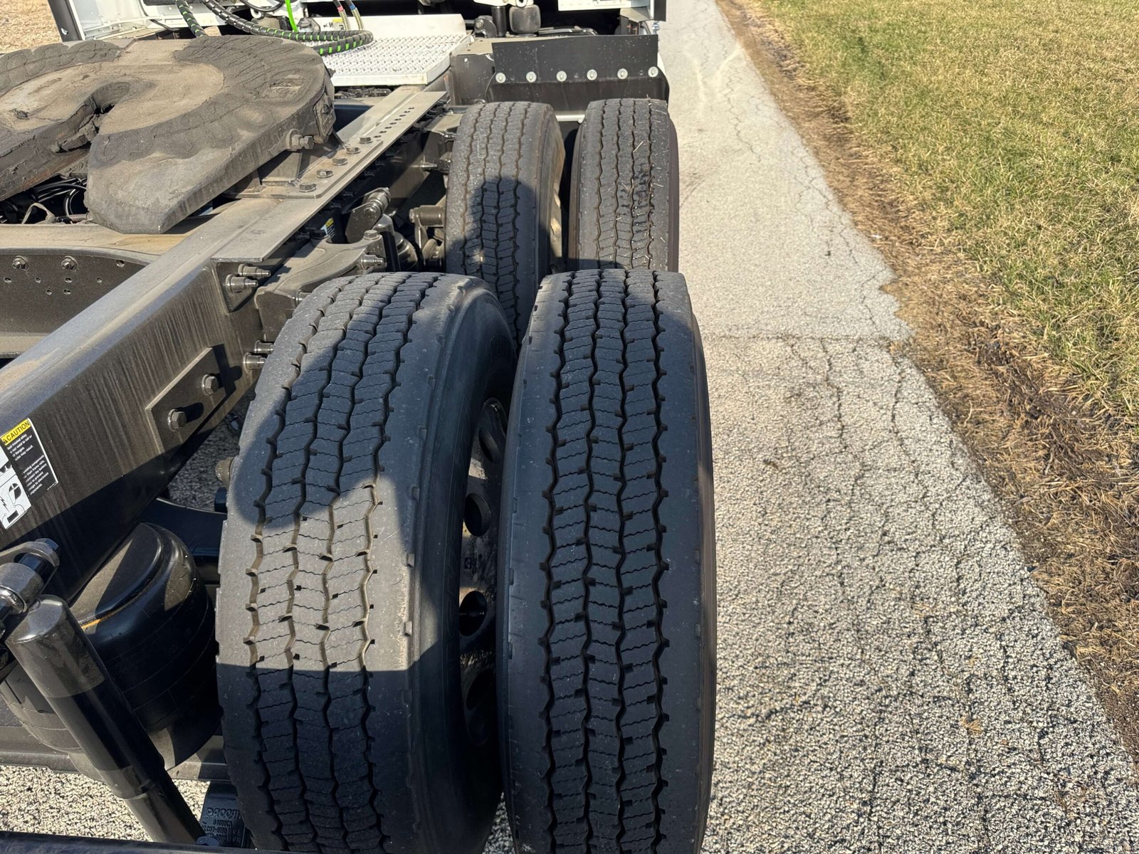 
								2022 Peterbilt 579 full									