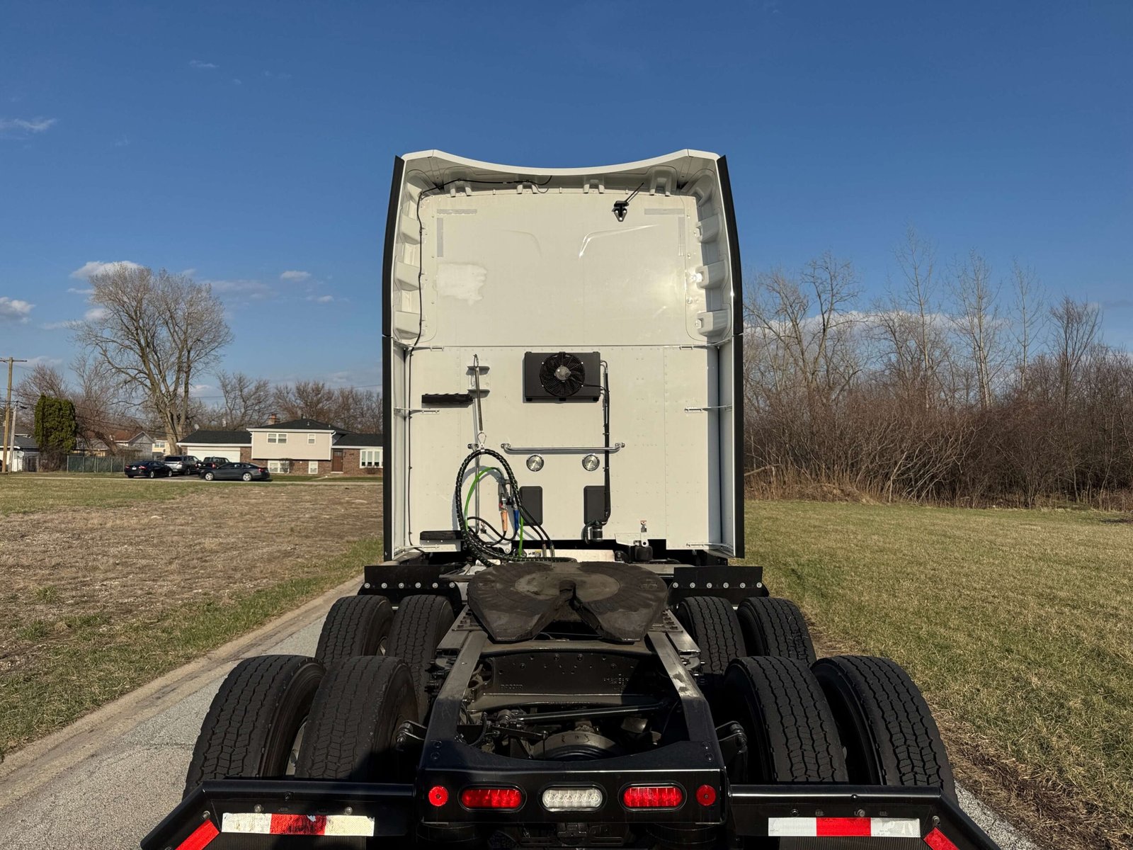 
								2022 Peterbilt 579 full									