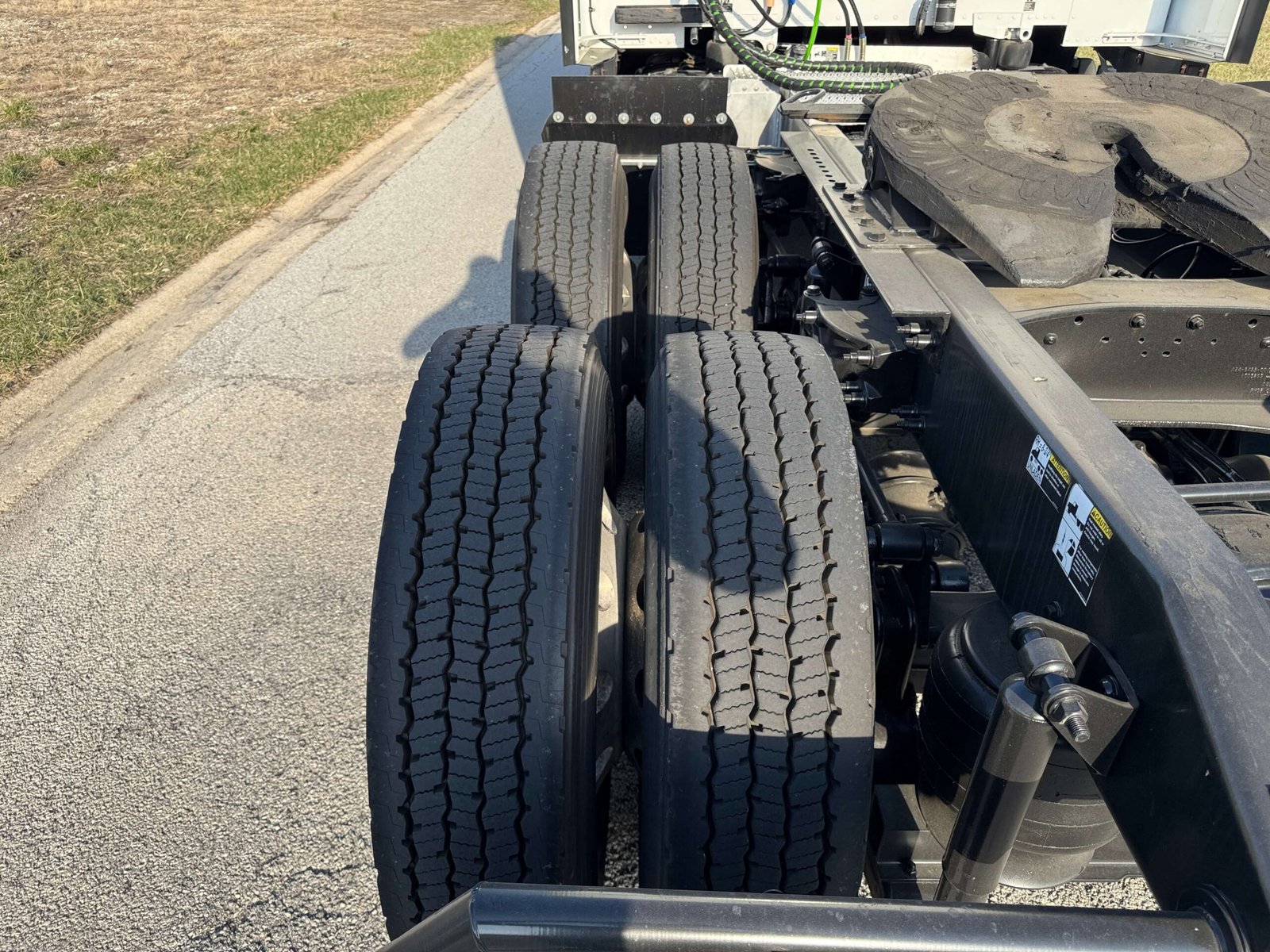 
								2022 Peterbilt 579 full									