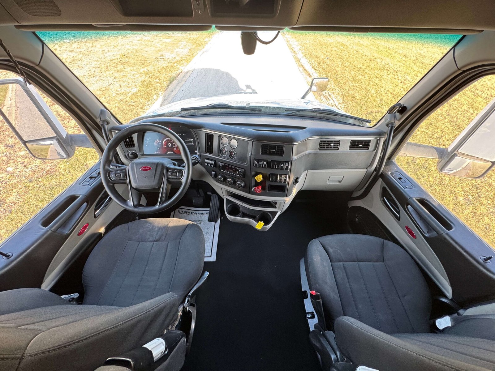 
								2022 Peterbilt 579 full									