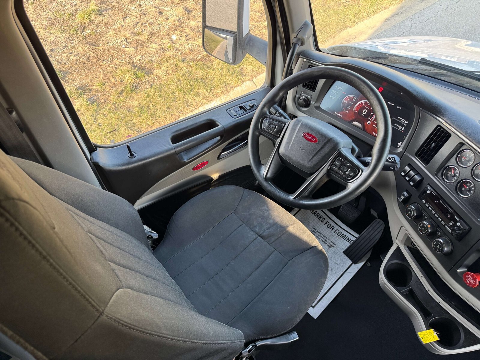 
								2022 Peterbilt 579 full									