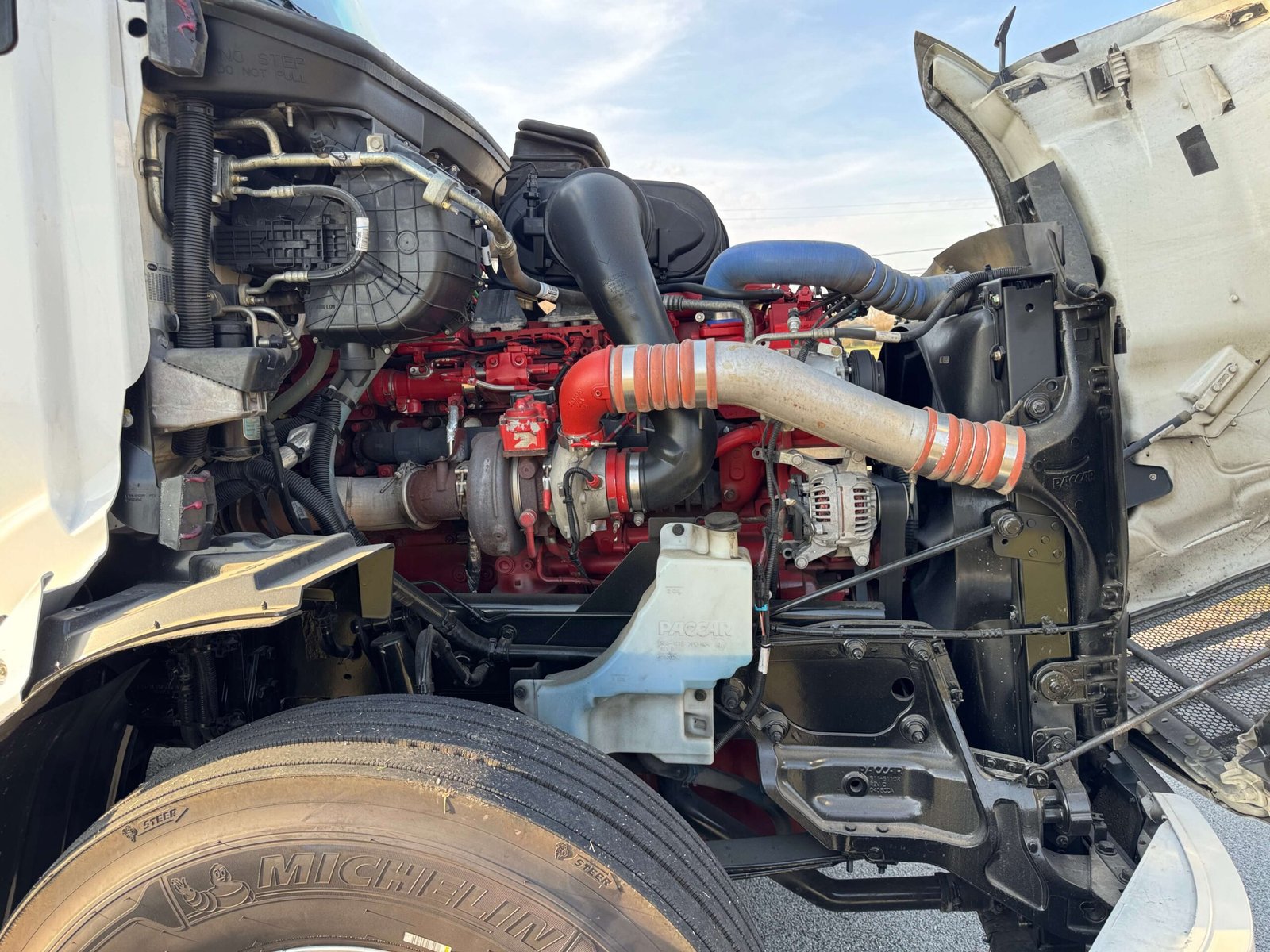 
								2022 Peterbilt 579 full									