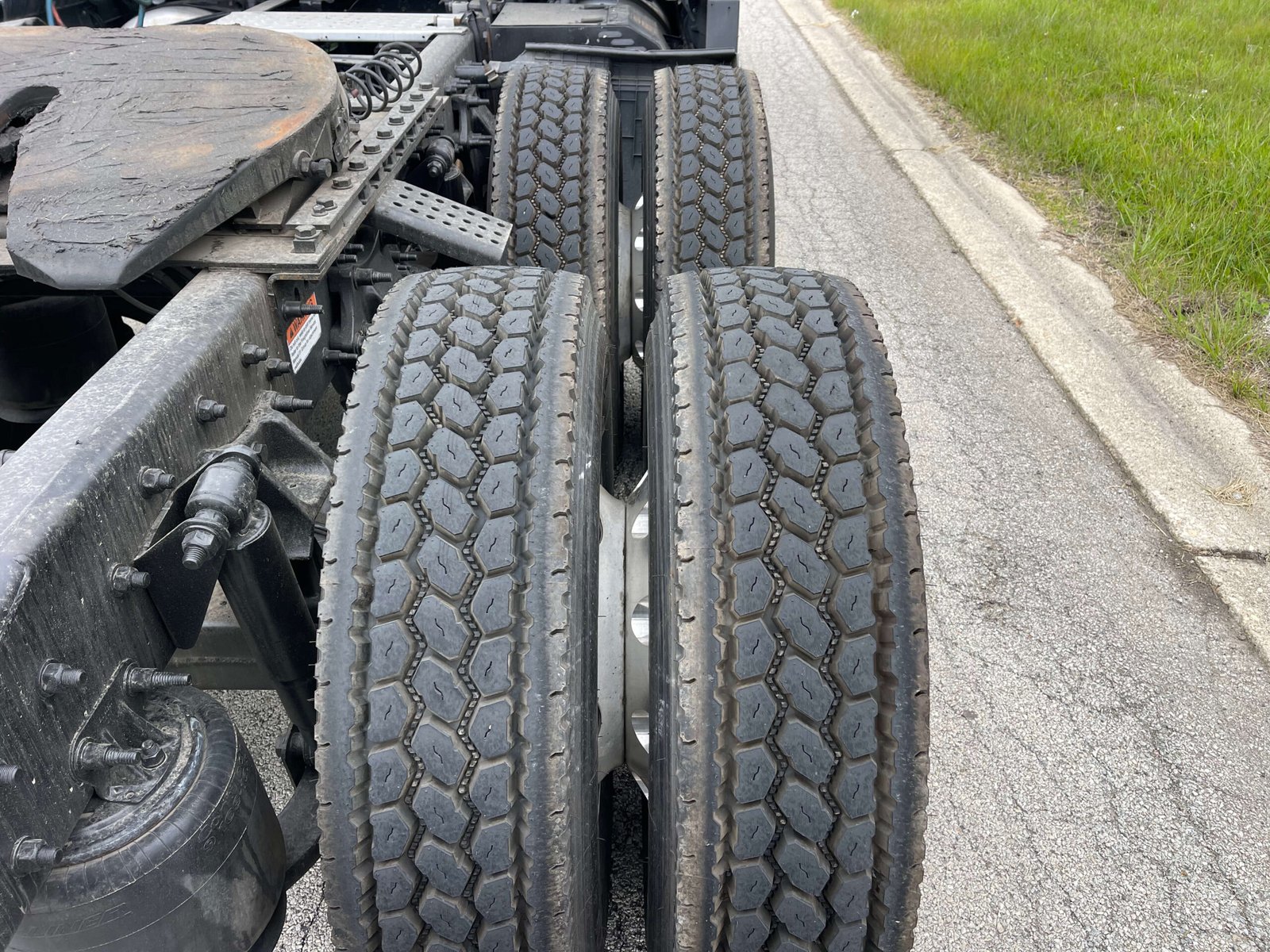 
								2022 Freightliner Cascadia full									