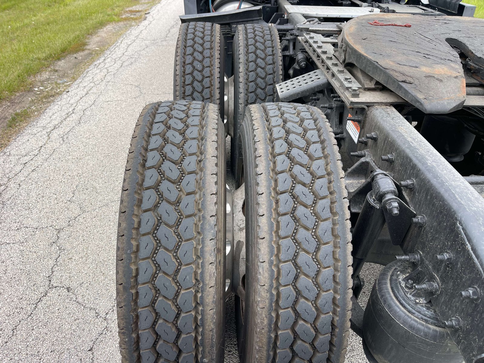 
								2022 Freightliner Cascadia full									