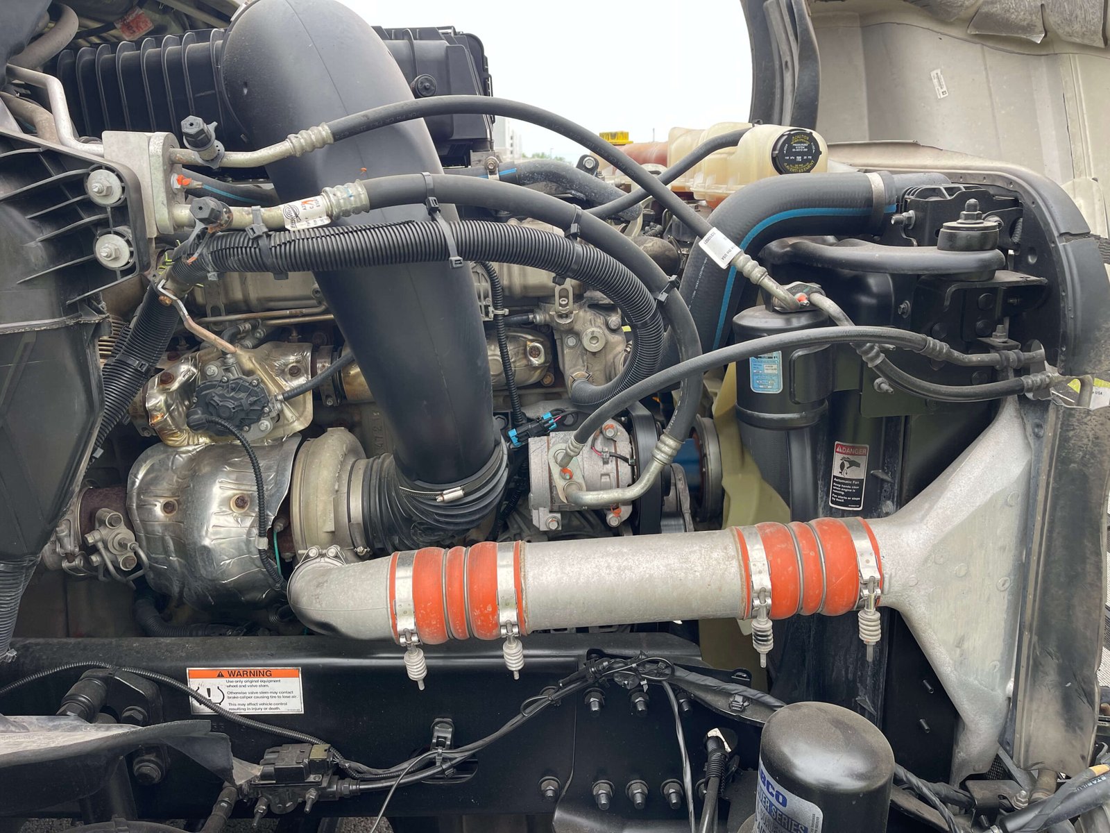 
								2022 Freightliner Cascadia full									