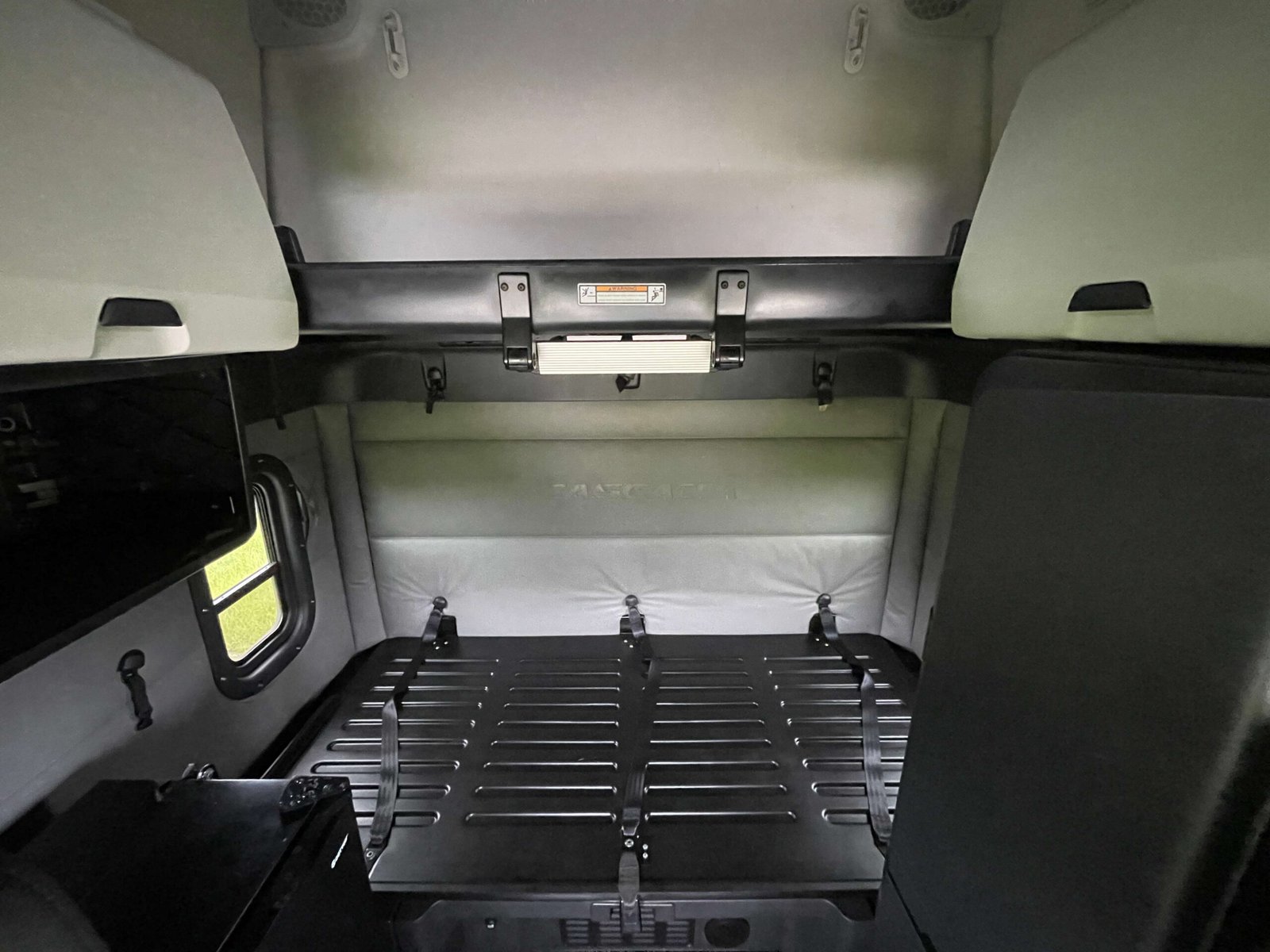
								2022 Freightliner Cascadia full									