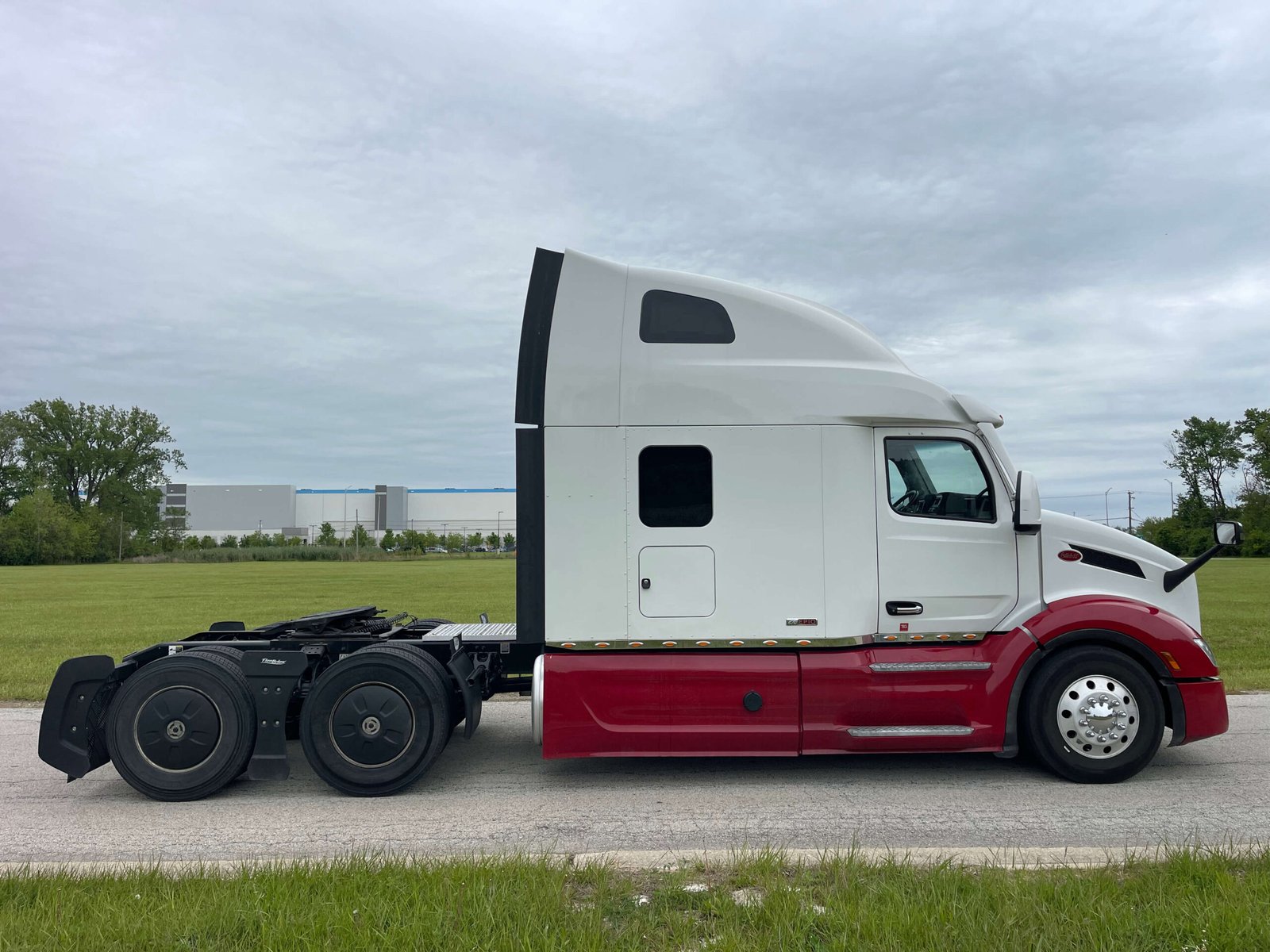 
								2024 Peterbilt 579 EPIQ full									