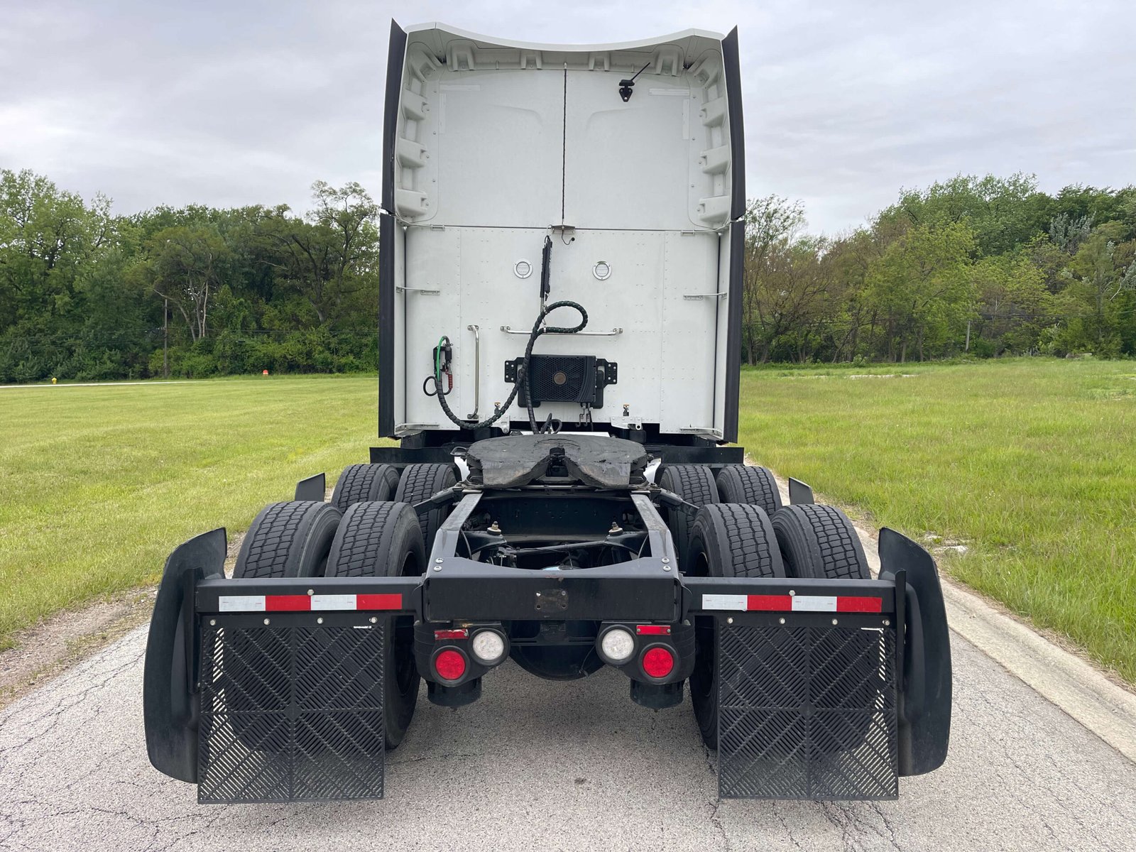 
								2024 Peterbilt 579 EPIQ full									