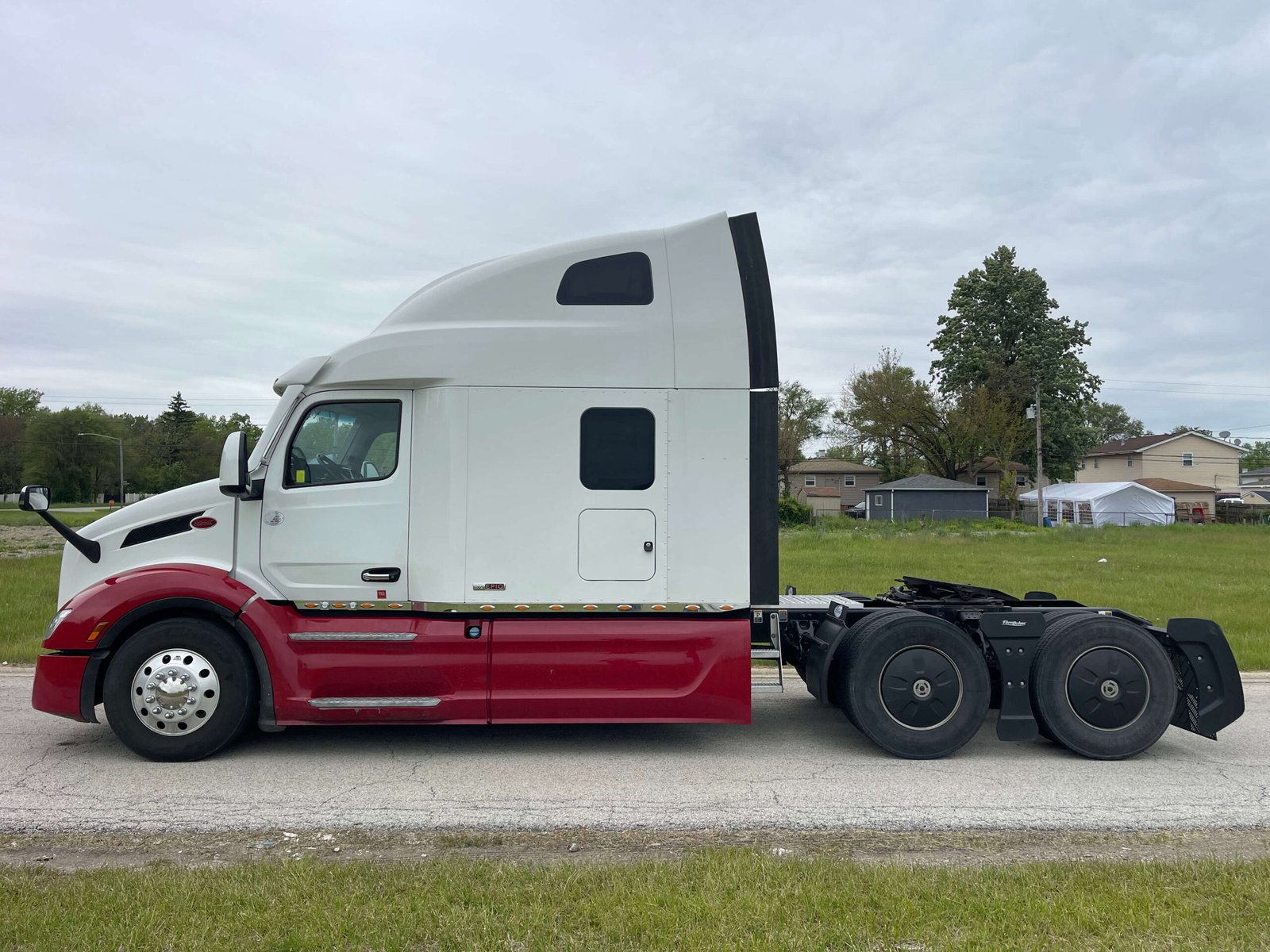 
								2024 Peterbilt 579 EPIQ full									