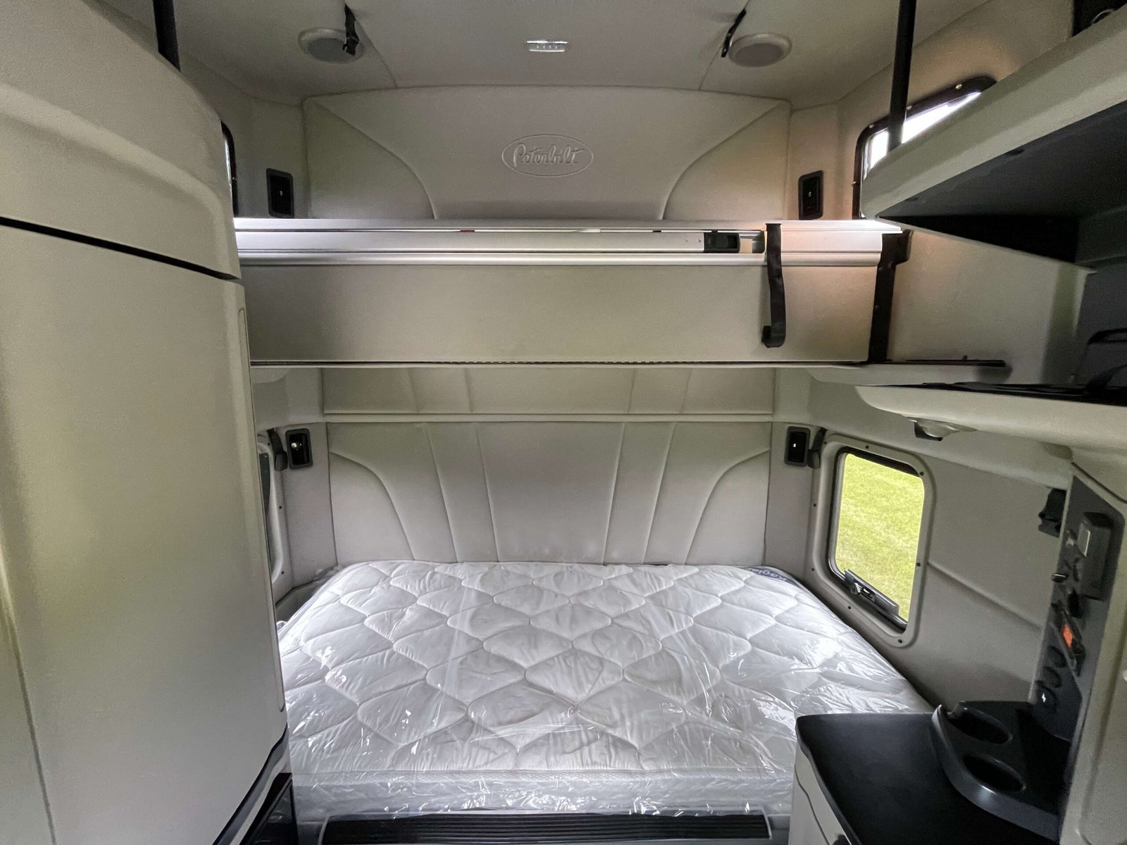 
								2024 Peterbilt 579 EPIQ full									
