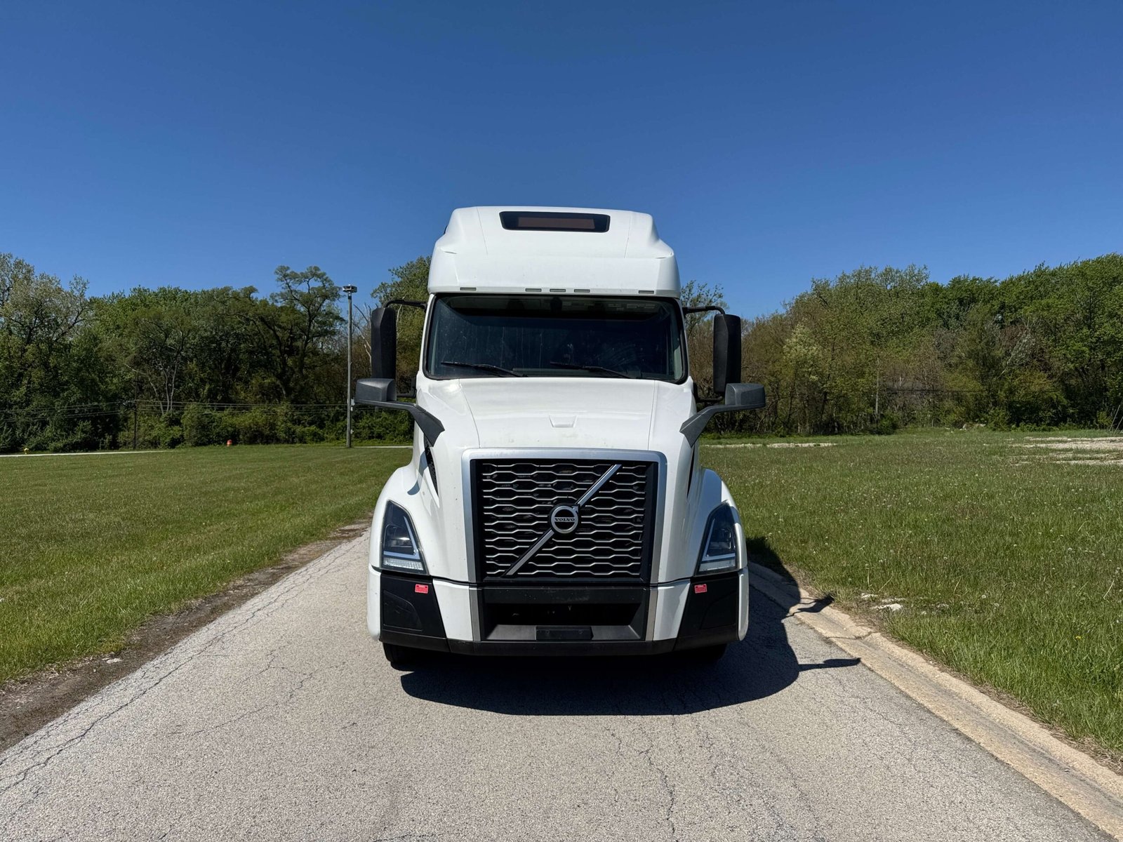 
								2022 Volvo VNL760 full									