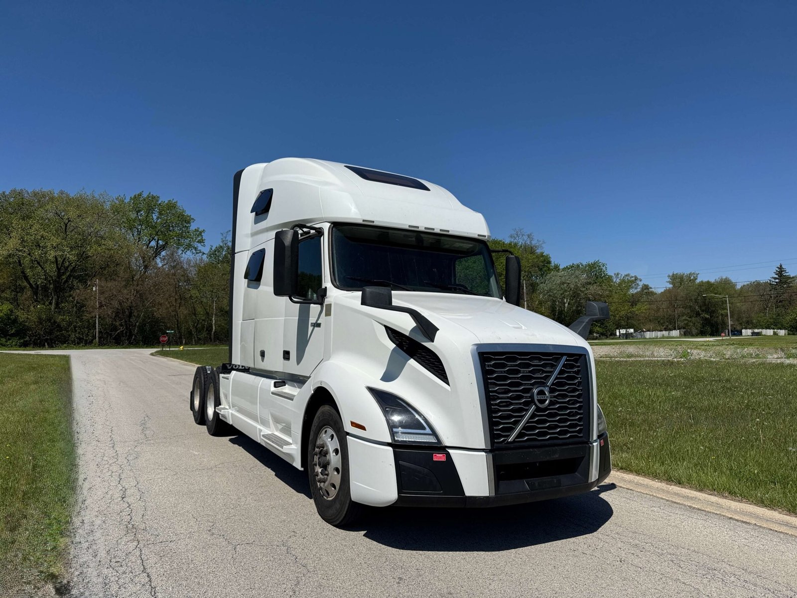 
								2022 Volvo VNL760 full									