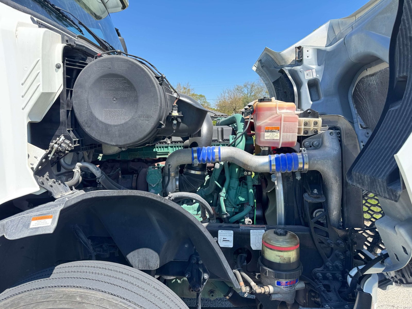 
								2022 Volvo VNL760 full									
