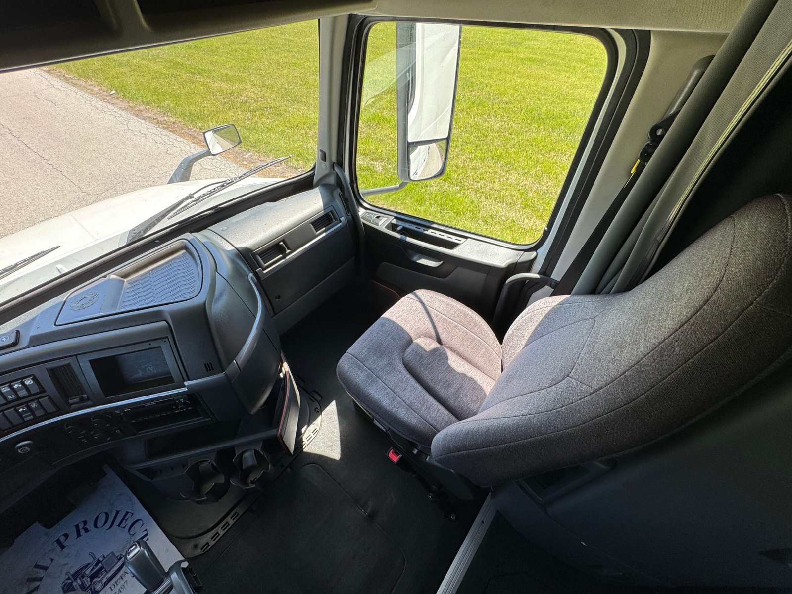 
								2022 Volvo VNL760 full									