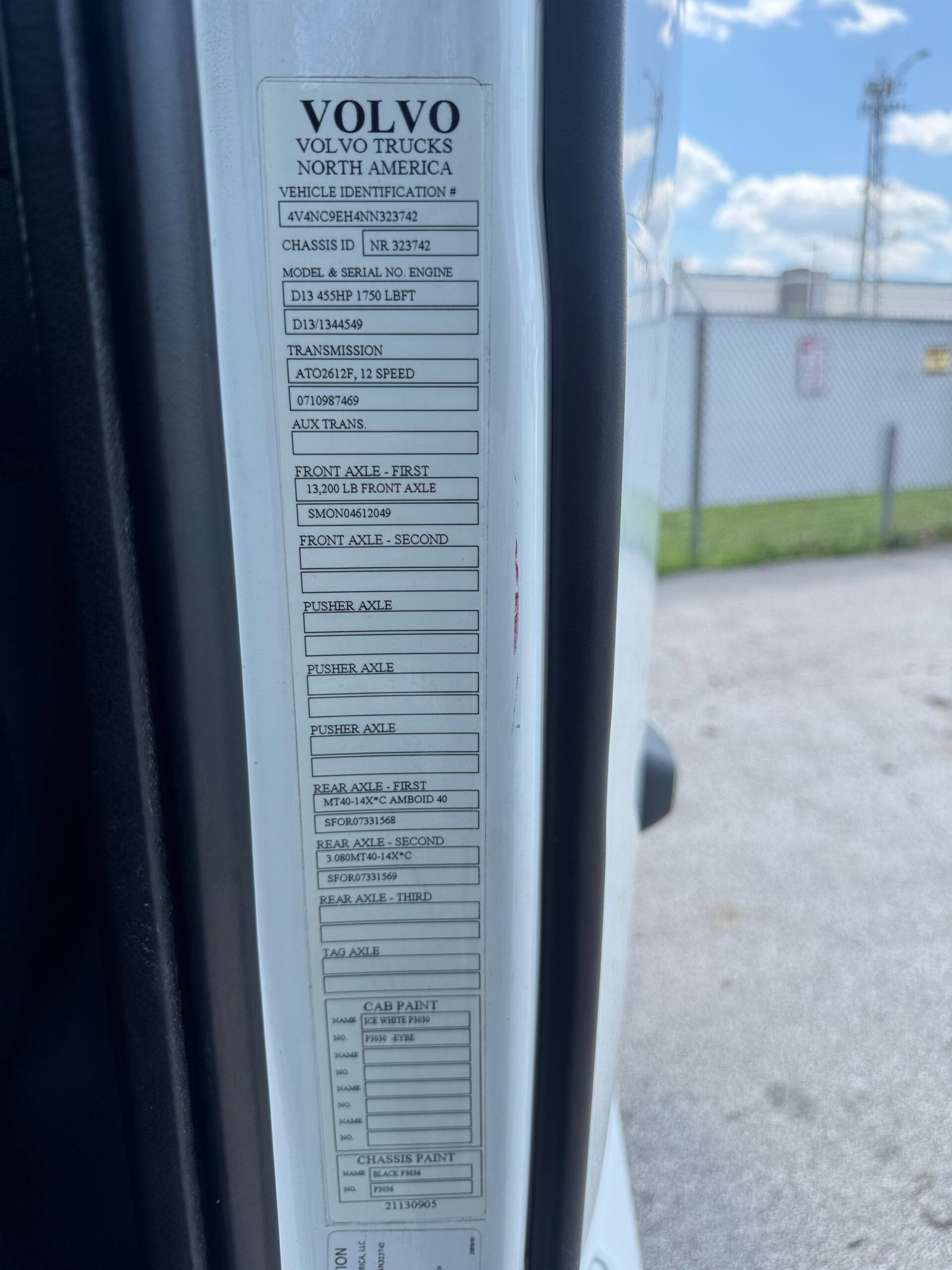 
								2022 Volvo VNL760 full									
