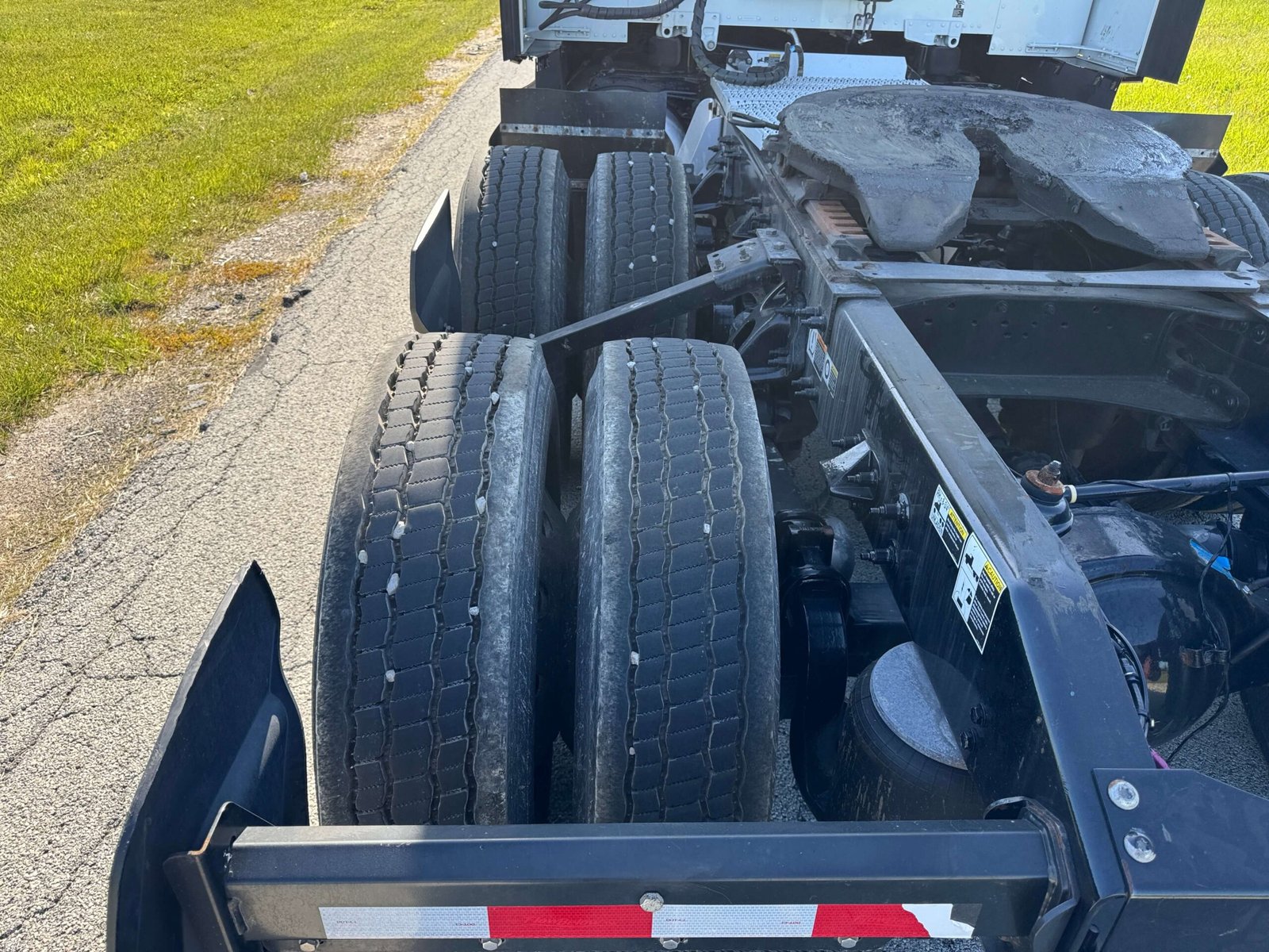 
								2023 Peterbilt 579 EPIQ full									