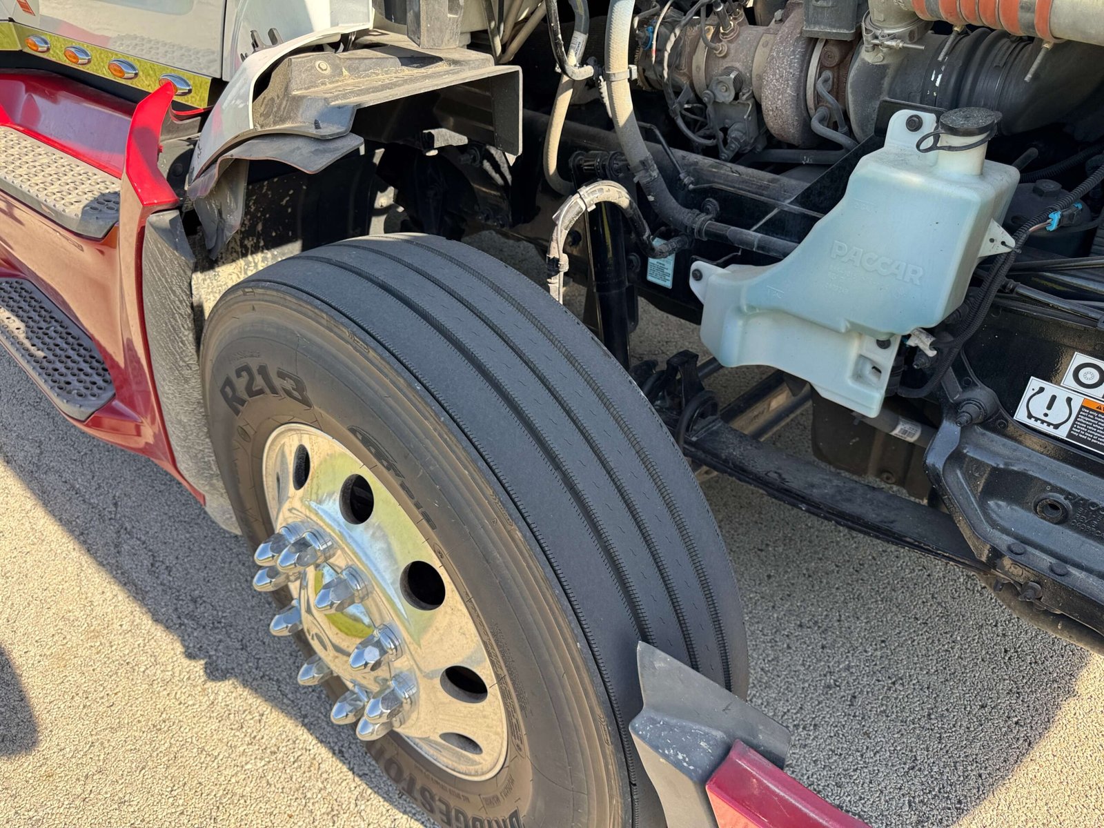 
								2023 Peterbilt 579 EPIQ full									