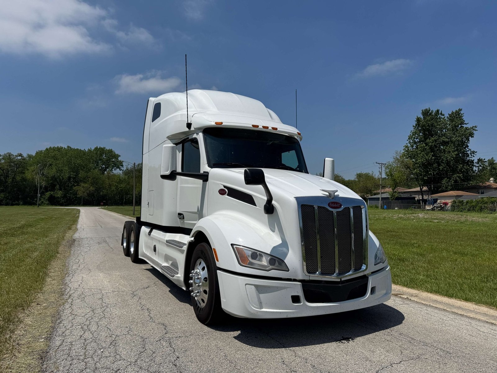
								2022 Peterbilt 579 full									