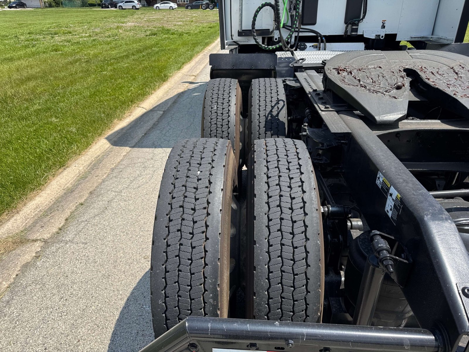 
								2022 Peterbilt 579 full									