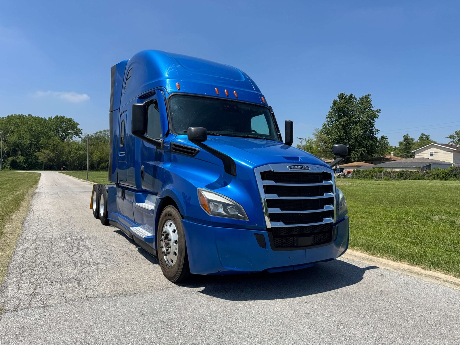 
								2022 Freightliner Cascadia full									