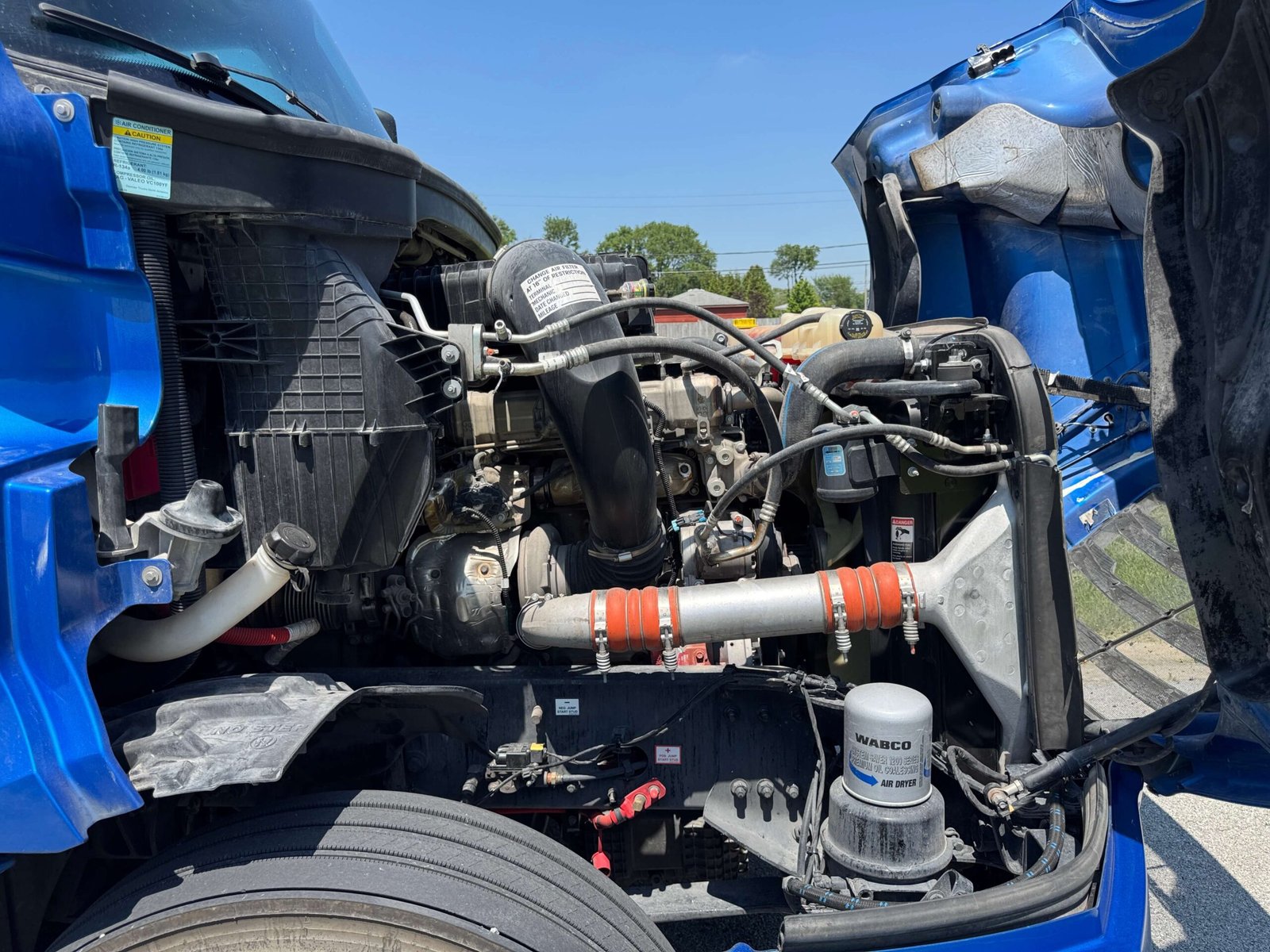 
								2022 Freightliner Cascadia full									