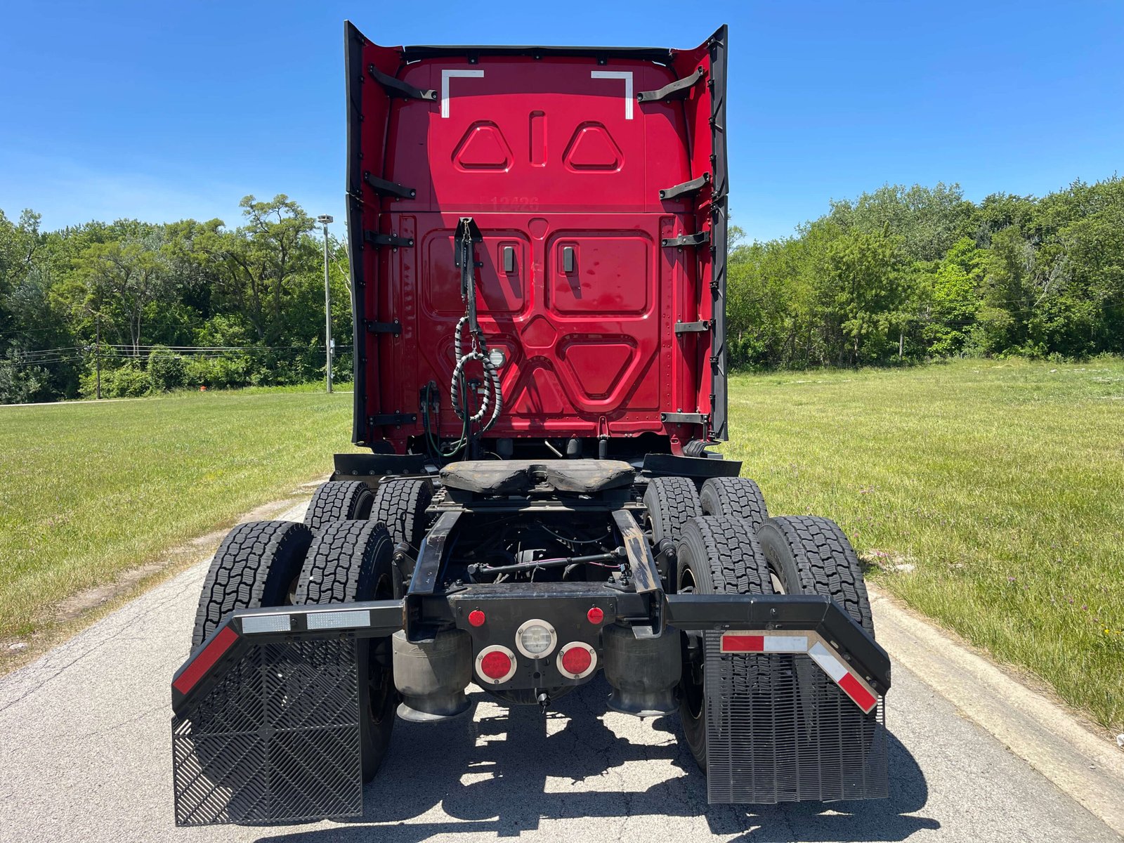 
								2021 Freightliner Cascadia full									
