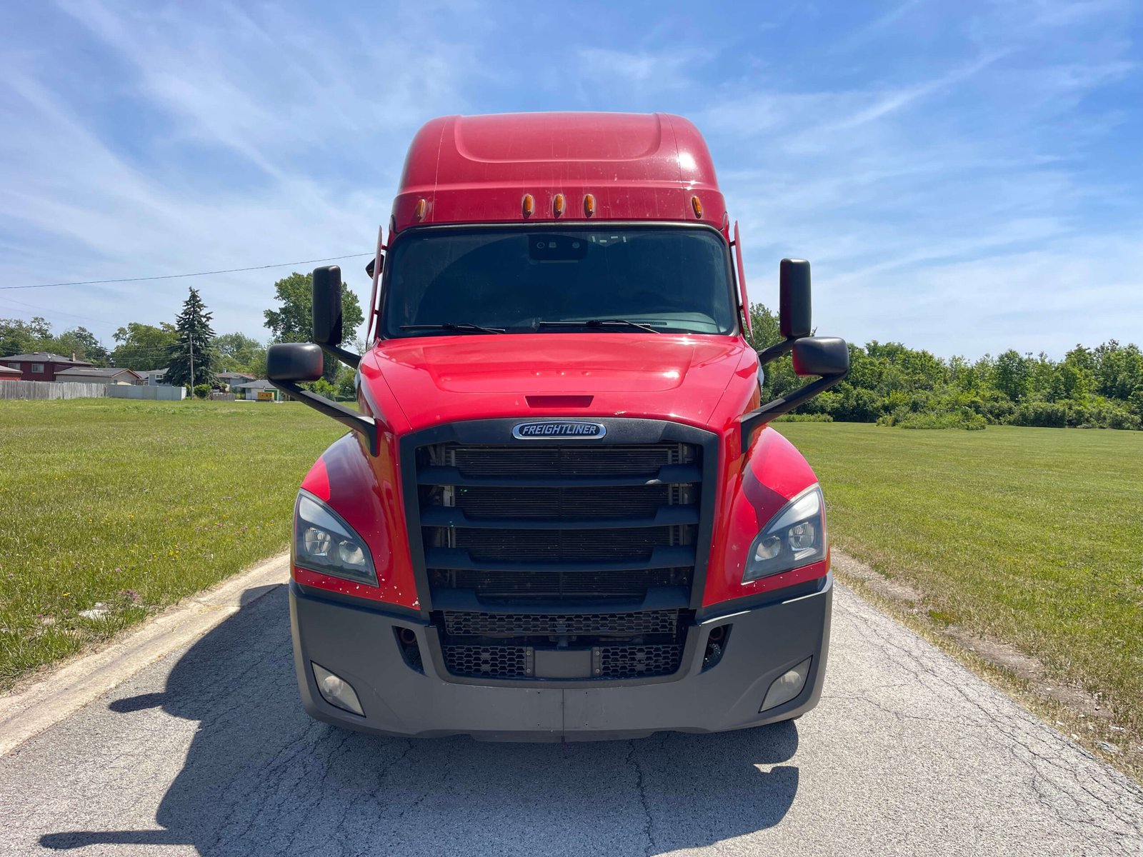 
								2022 Freightliner Cascadia full									