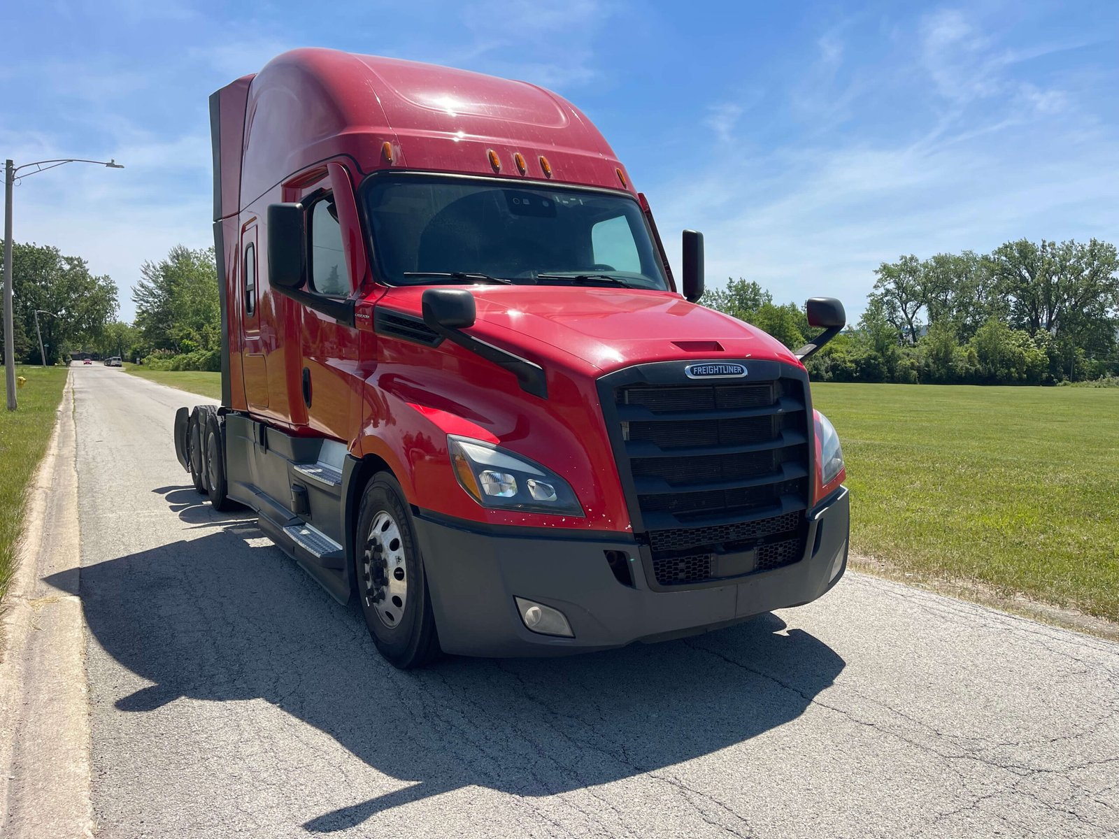 
								2022 Freightliner Cascadia full									