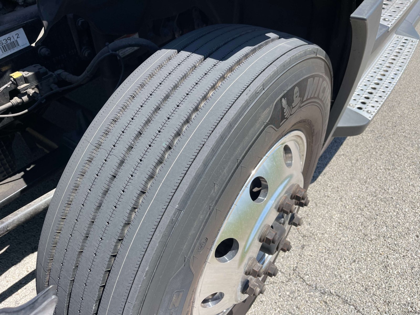 
								2022 Freightliner Cascadia full									