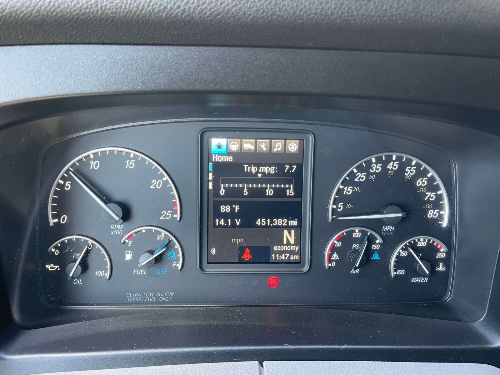 
								2022 Freightliner Cascadia full									